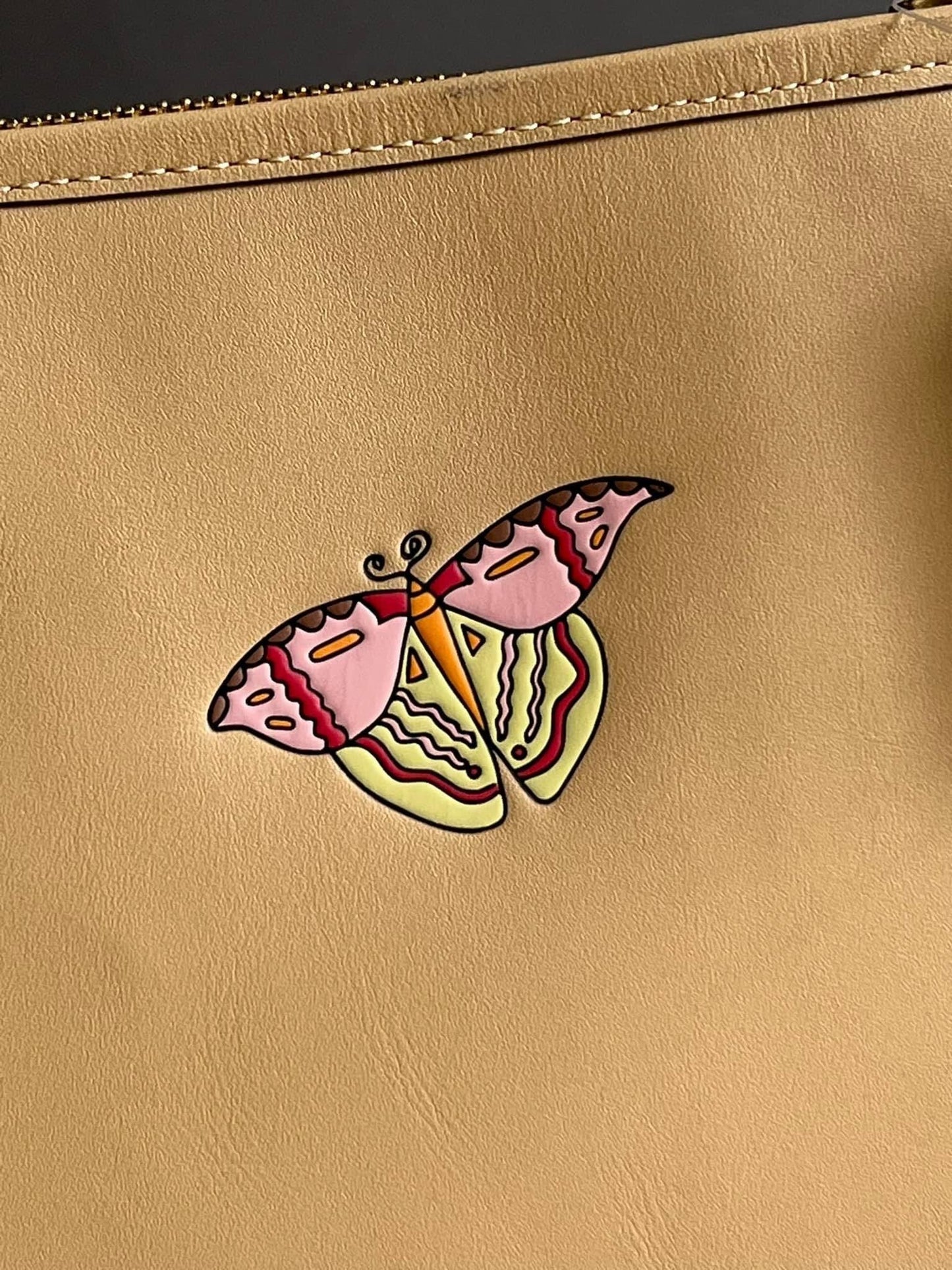 Coach X Observed By Us Essential Pouch 28