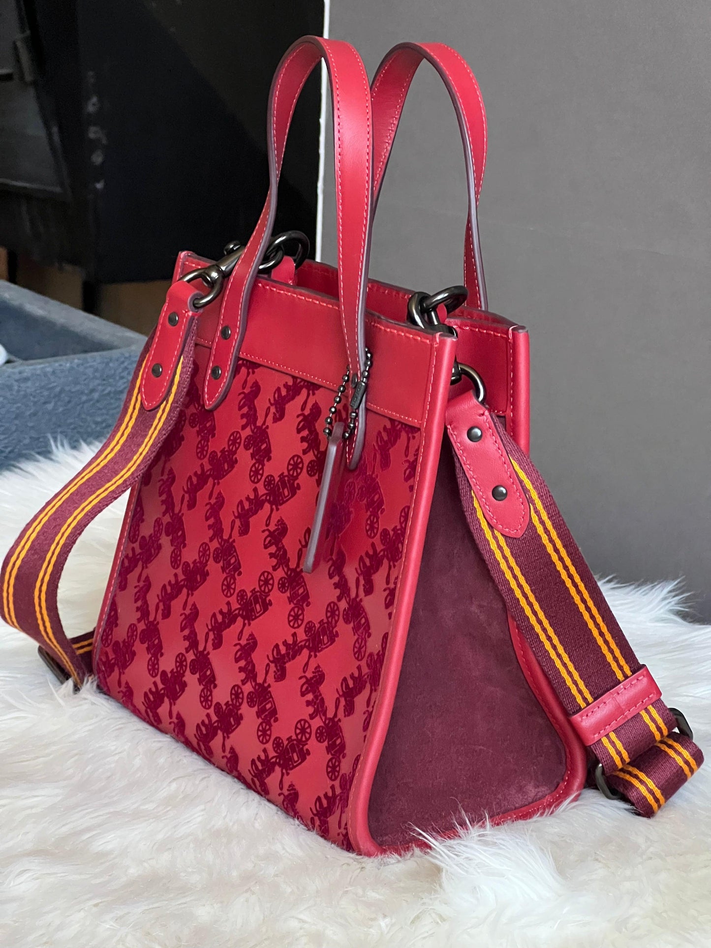 Coach Field Tote 22 with Horse and Carriage