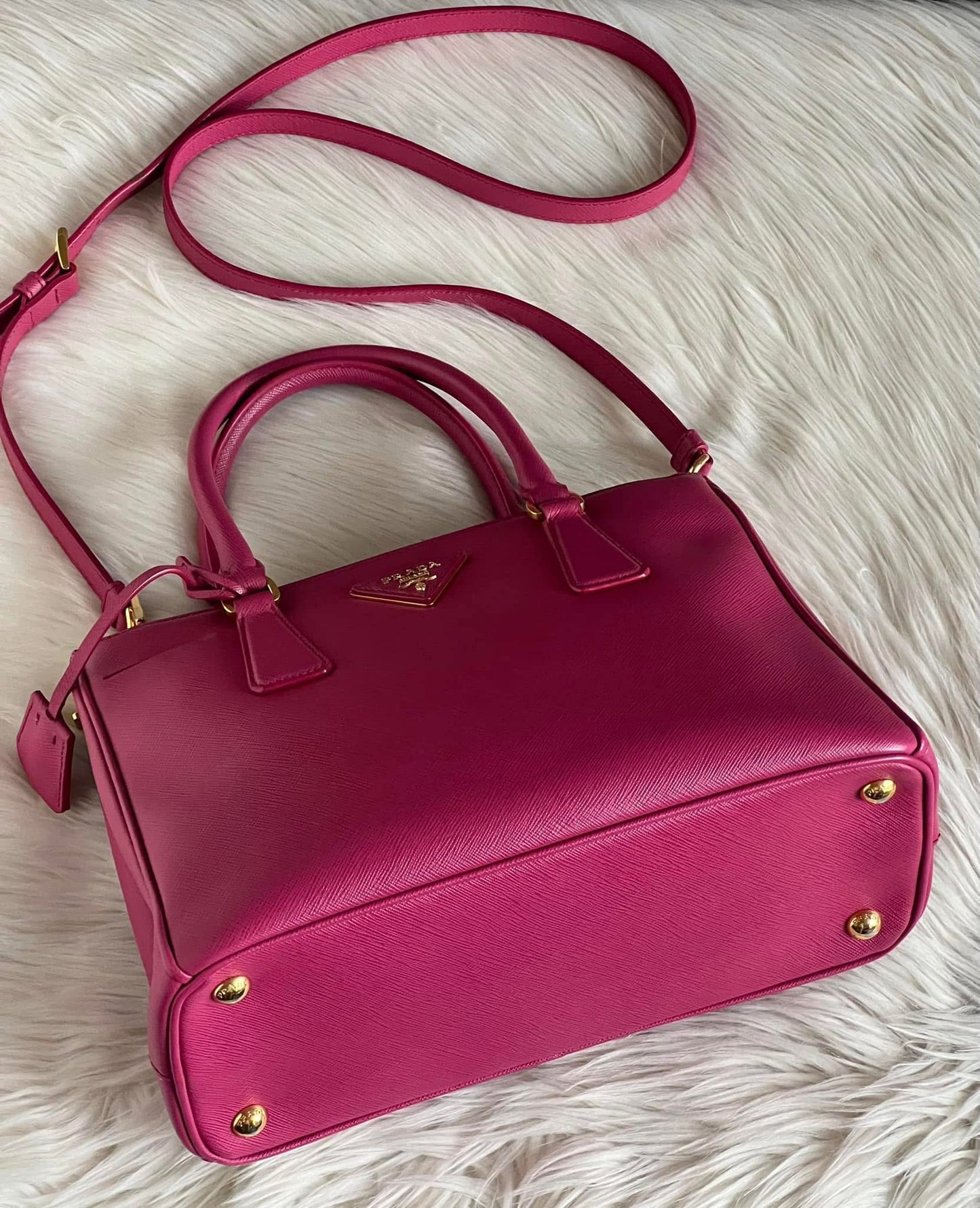 Prada Saffiano Lux Medium Galleria Zip Tote