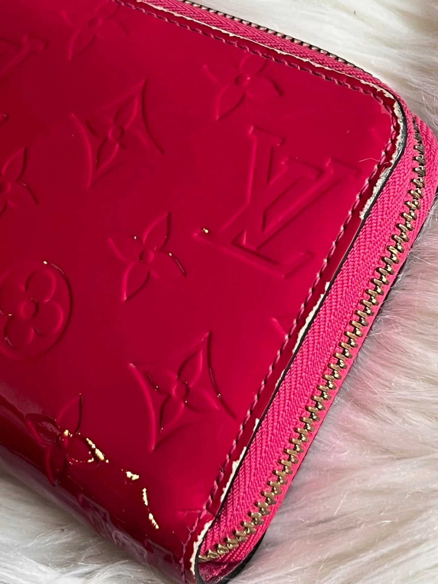 Louis Vuitton Zippy Wallet in Vernis Leather
