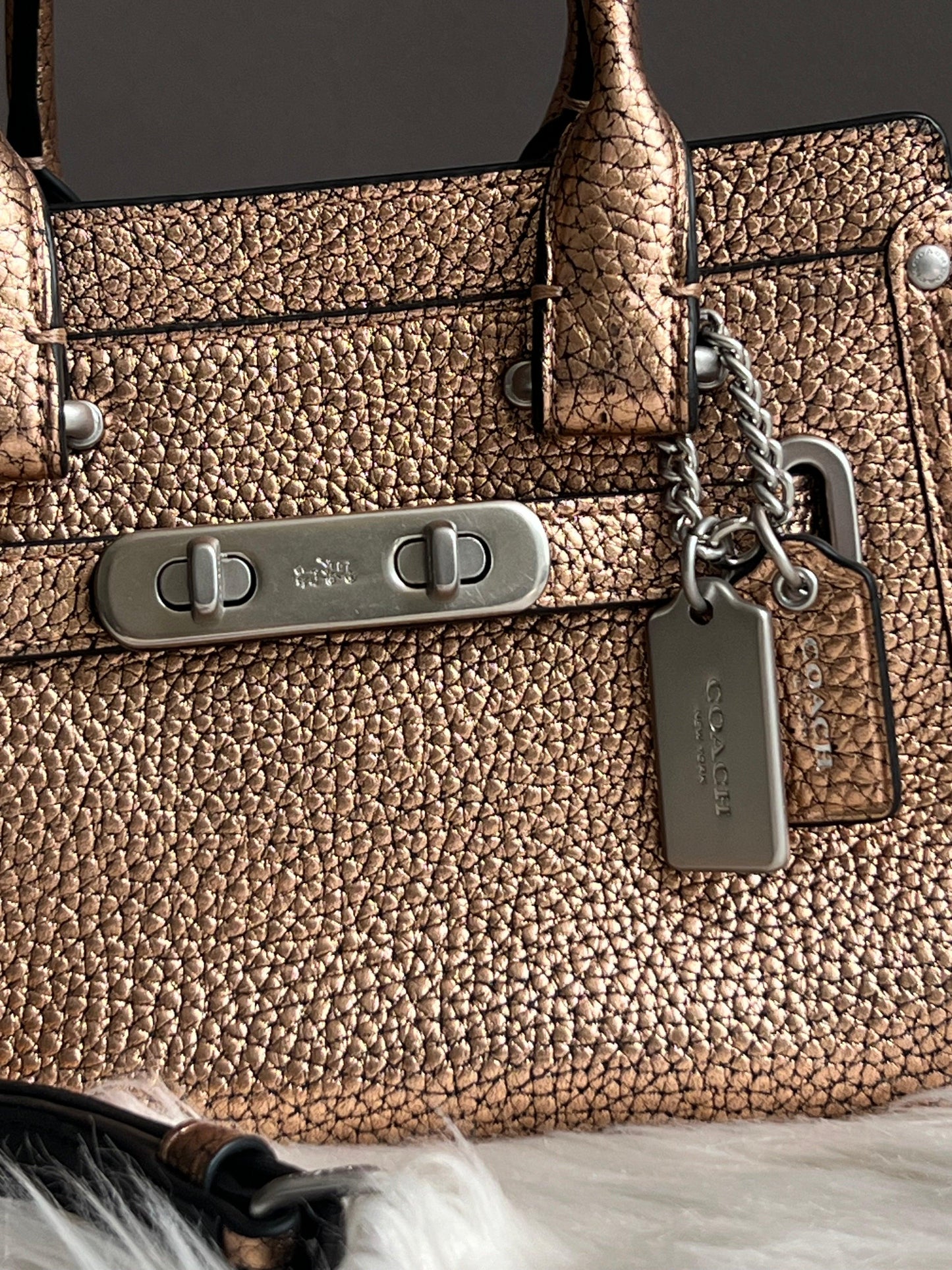Coach Swagger 20 in Pebble Leather