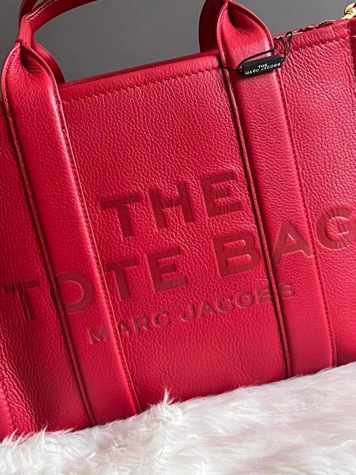 Marc Jacobs The Leather Medium Tote Bag