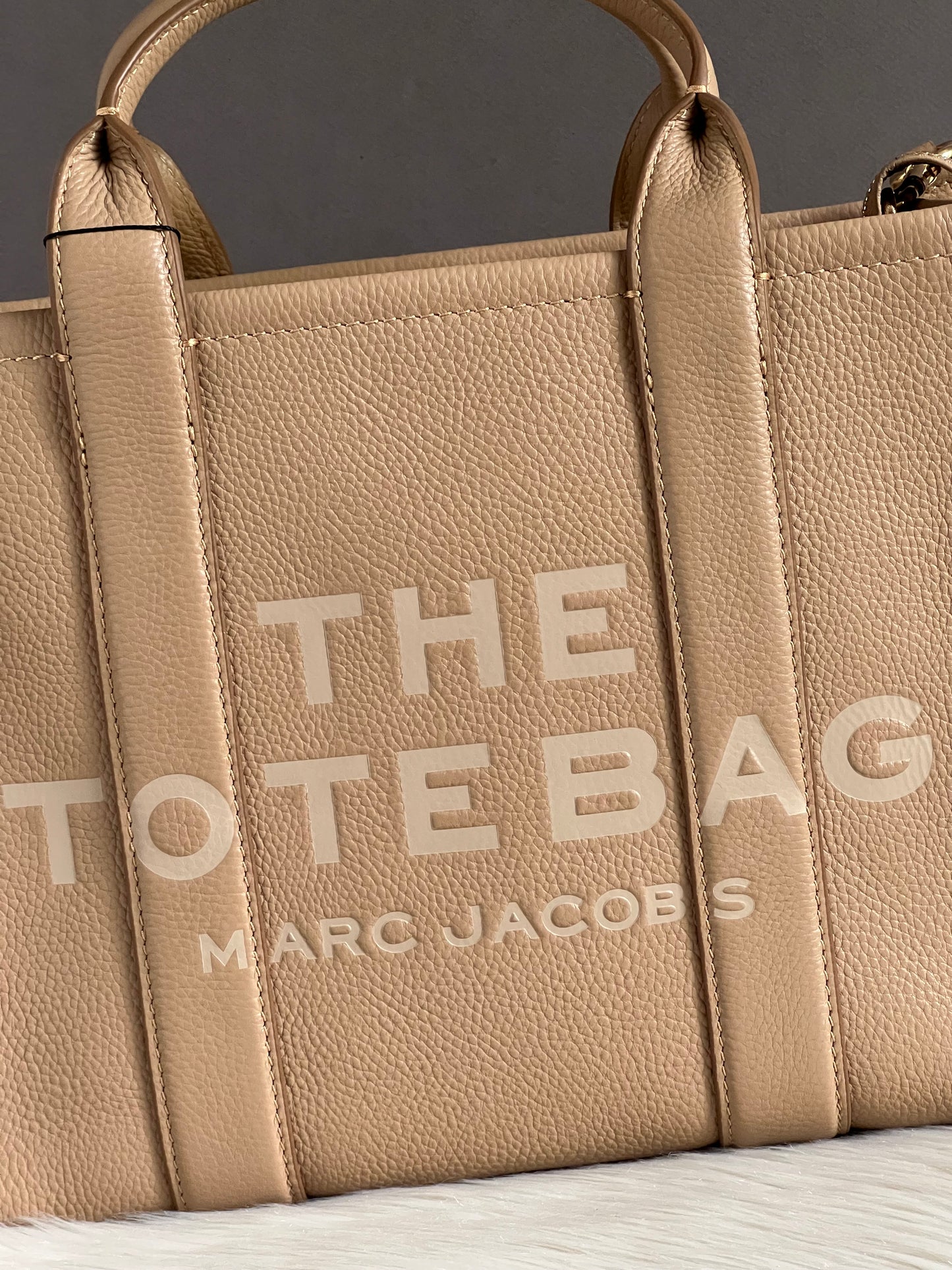 Marc Jacobs The Leather Medium Tote Bag