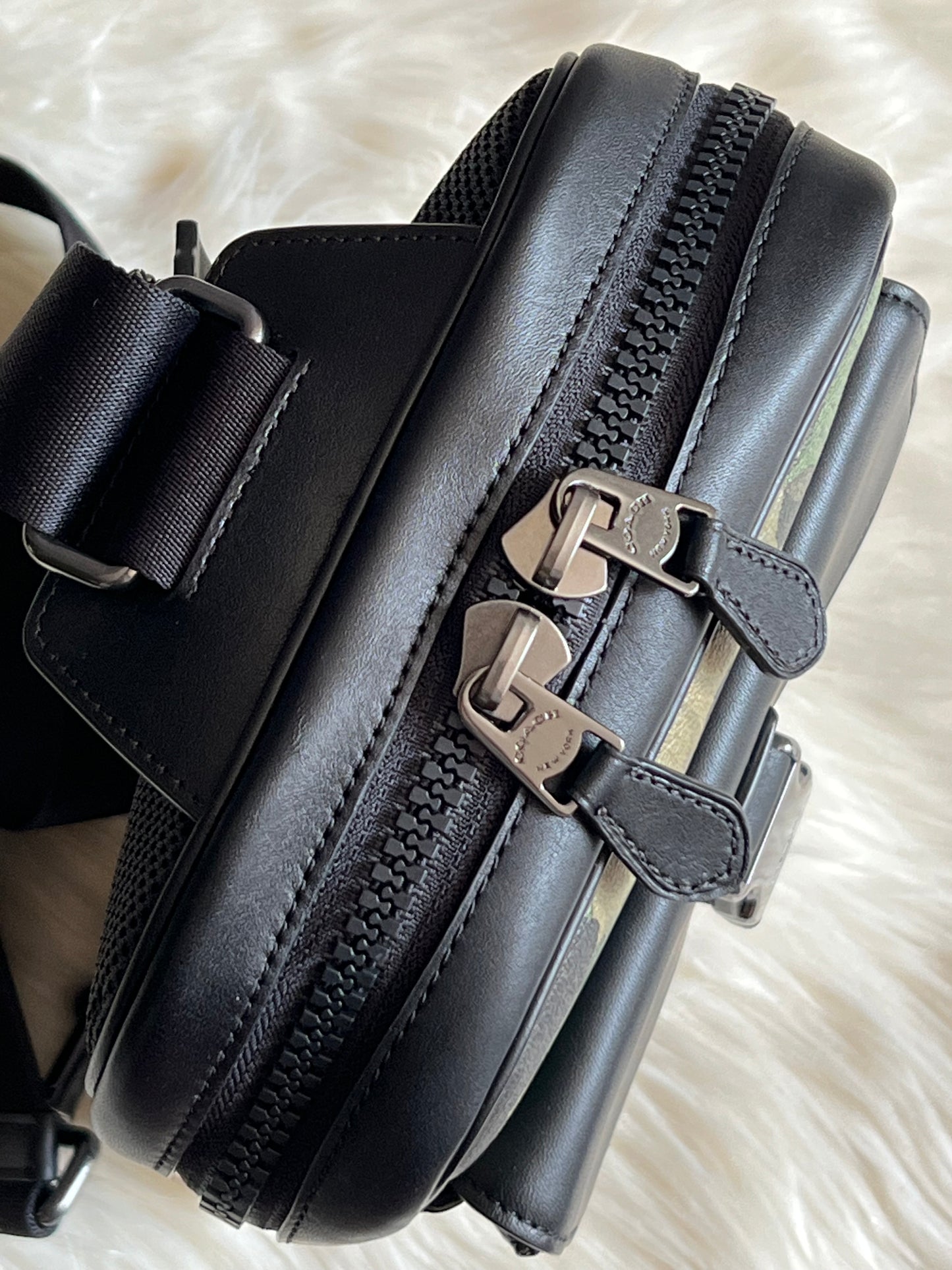 Coach Track Pack