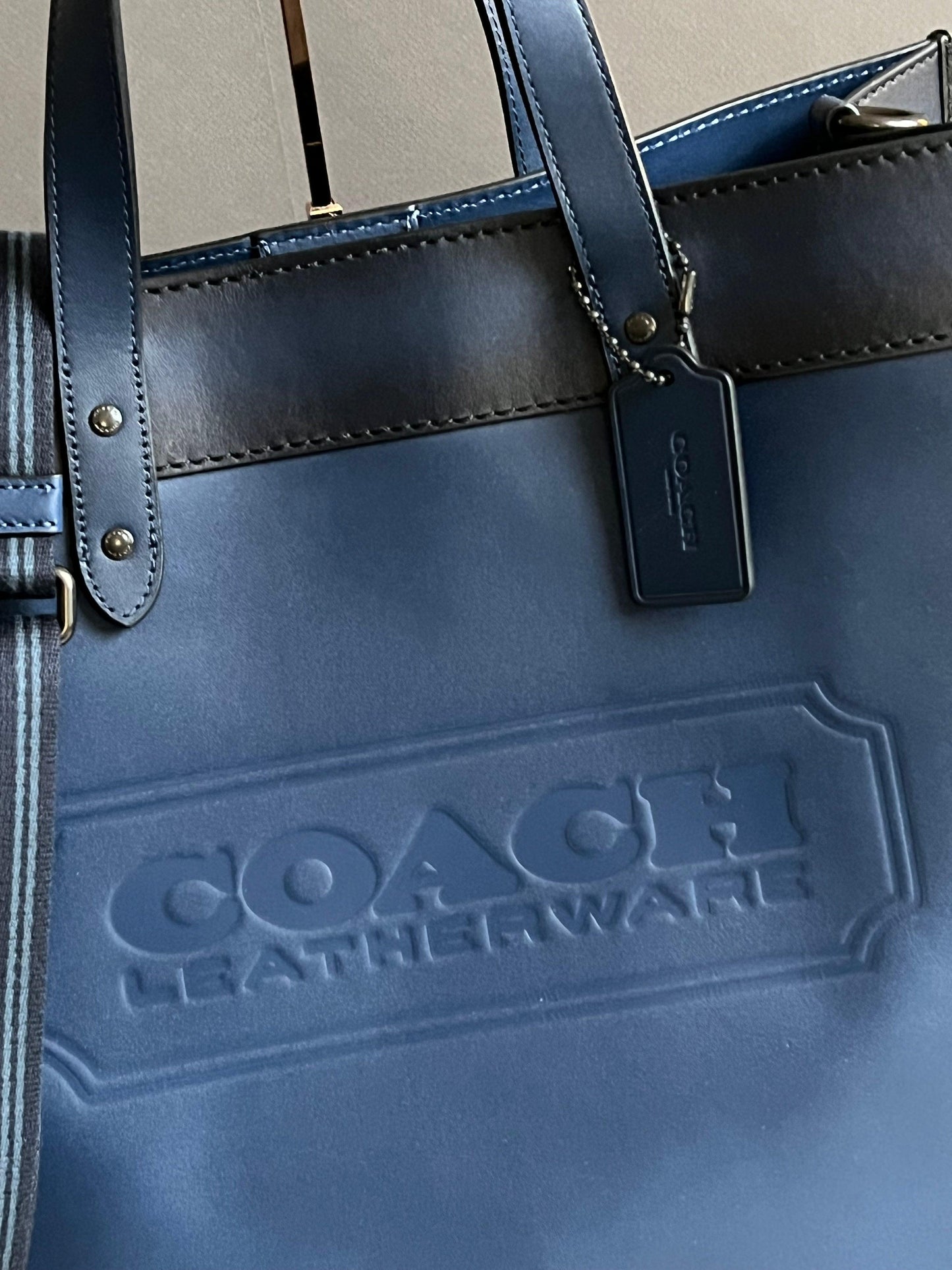 Coach Field Tote 40