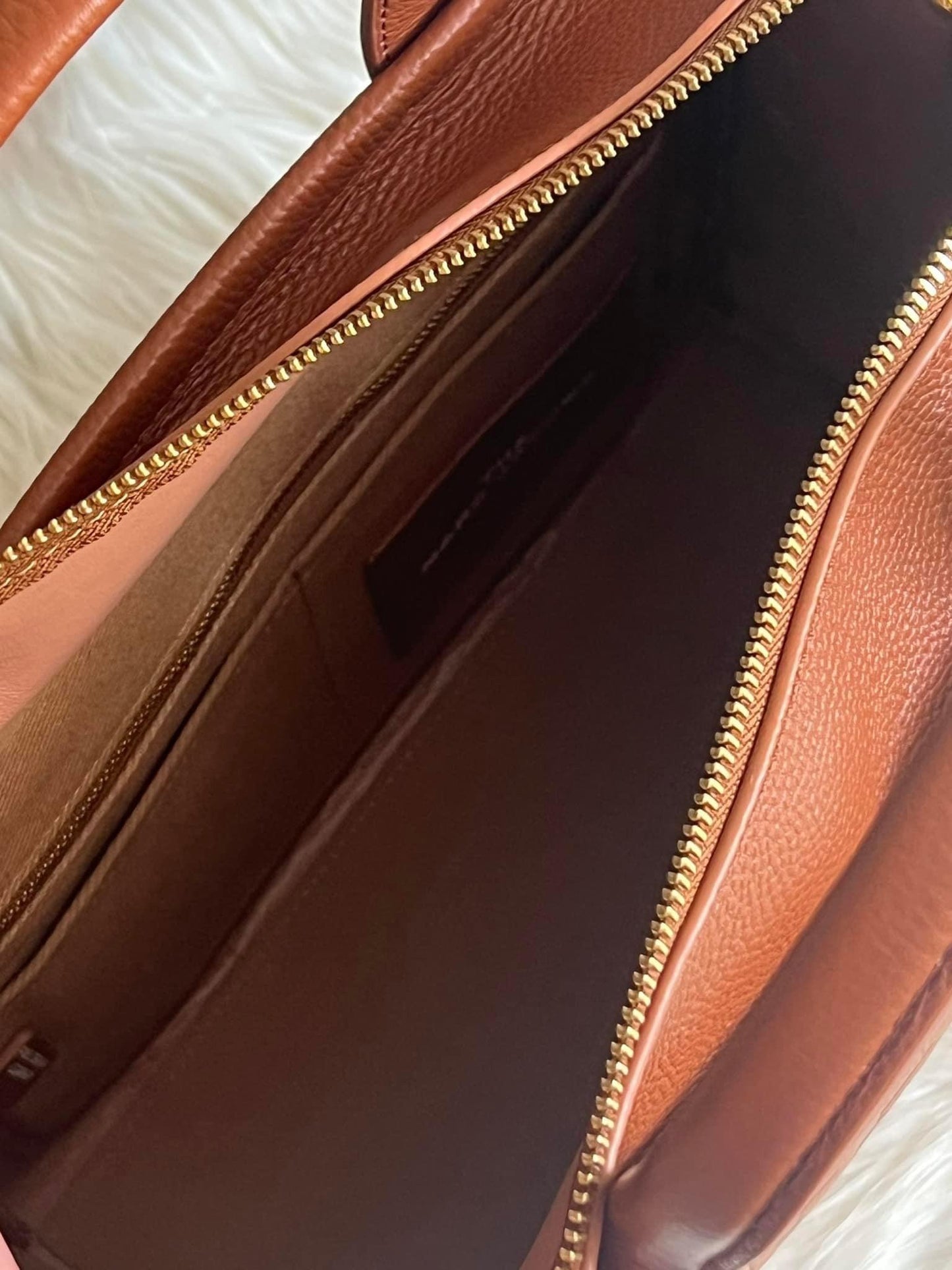 Marc Jacobs The Leather Medium Tote Bag