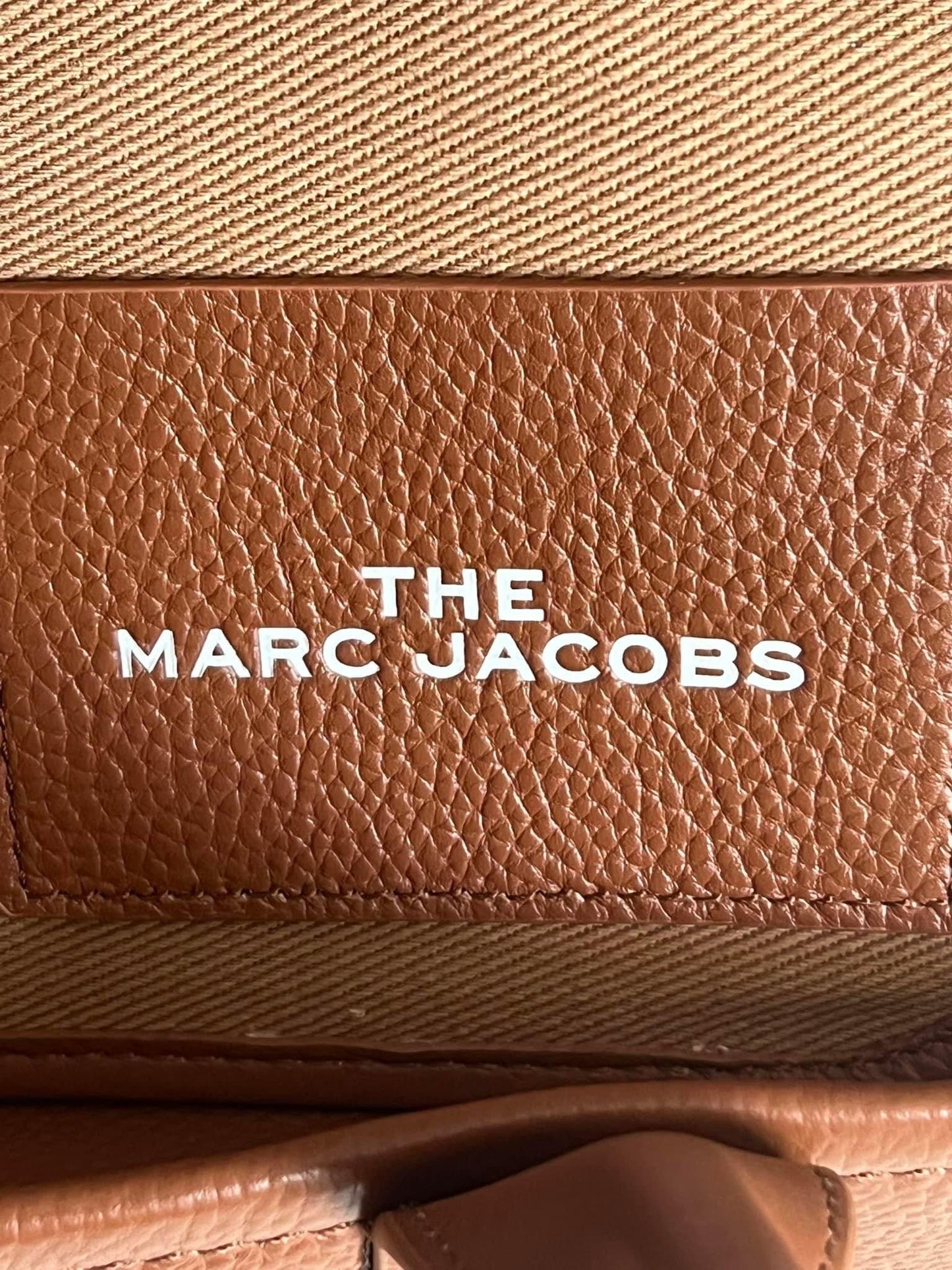 Marc Jacobs The Leather Medium Tote Bag