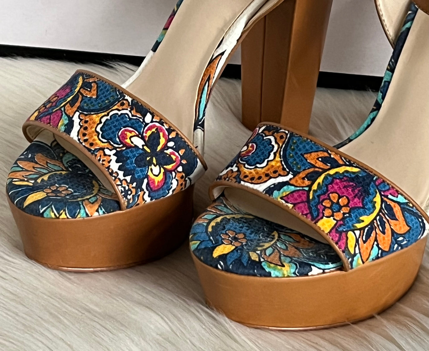 Nine West Carnation Platform Sandal