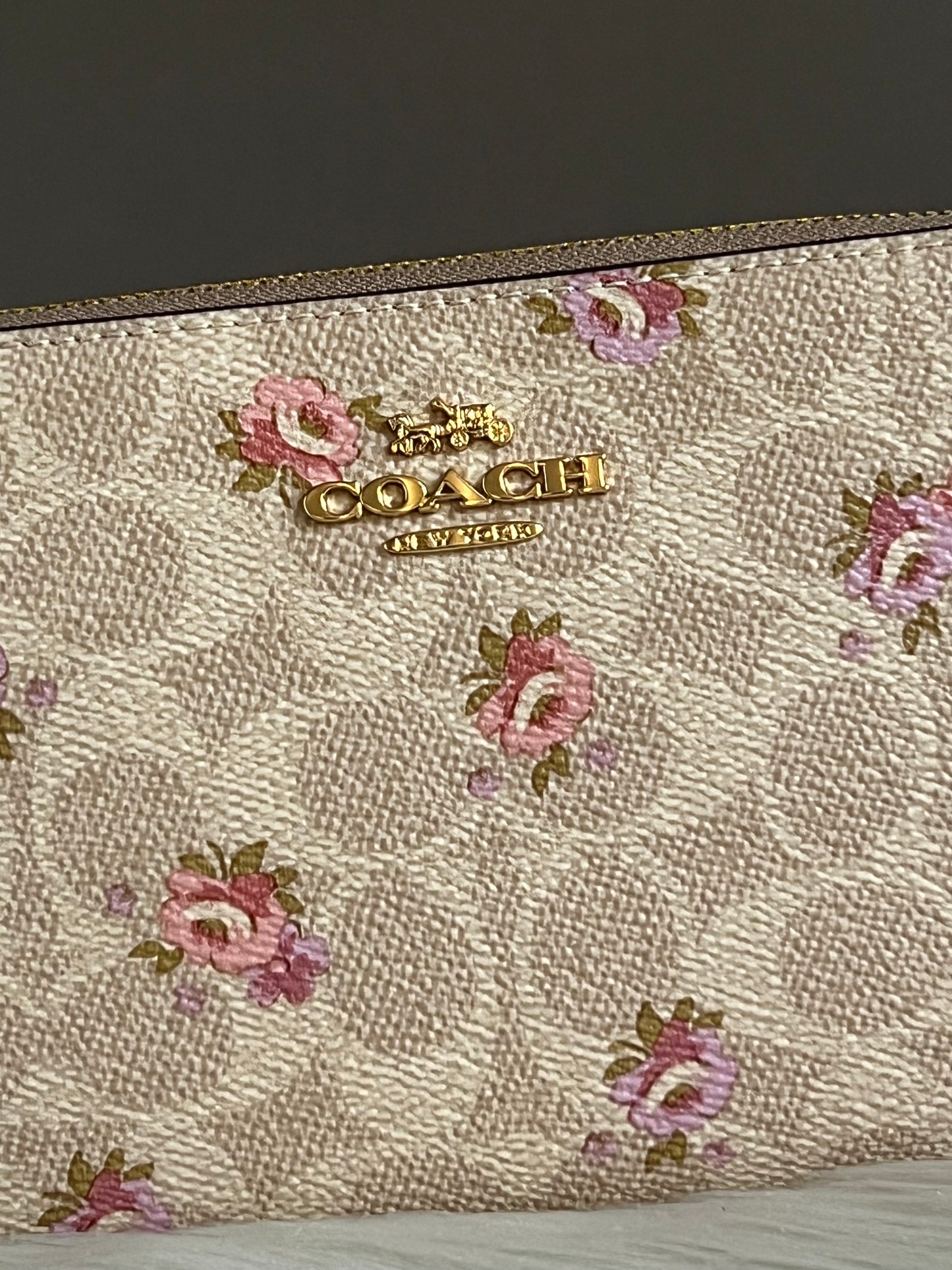 Coach Large Corner Zip In Signature Floral Canvas Wrislet