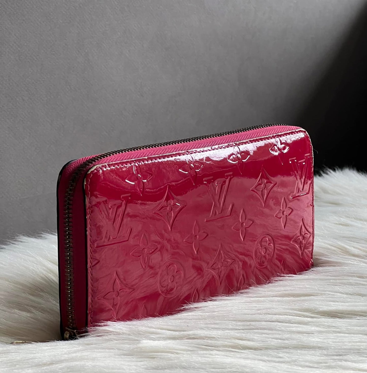 Louis Vuitton Zippy Wallet in Vernis Leather