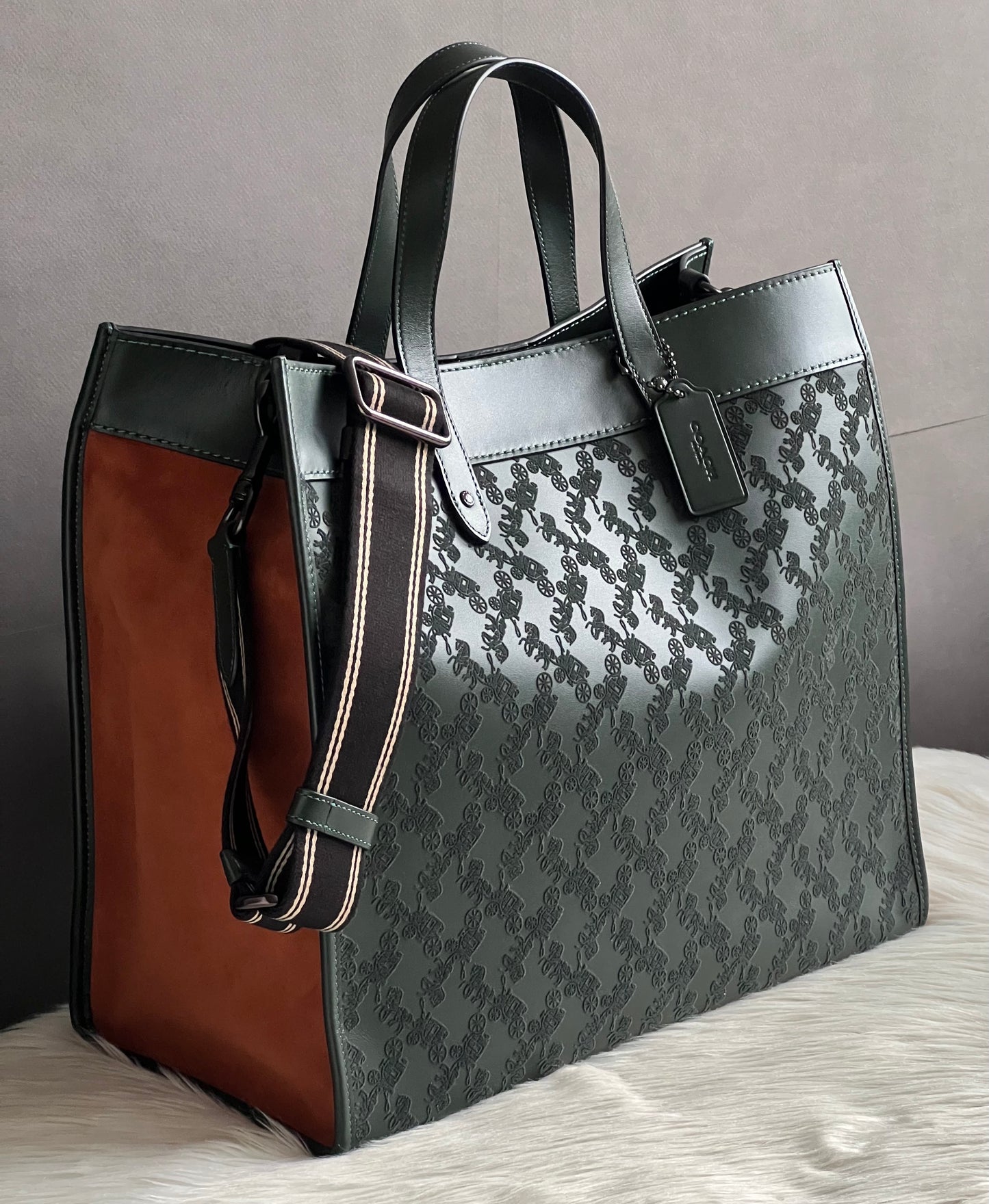 Coach Field Tote 40 with Horse and Carriage