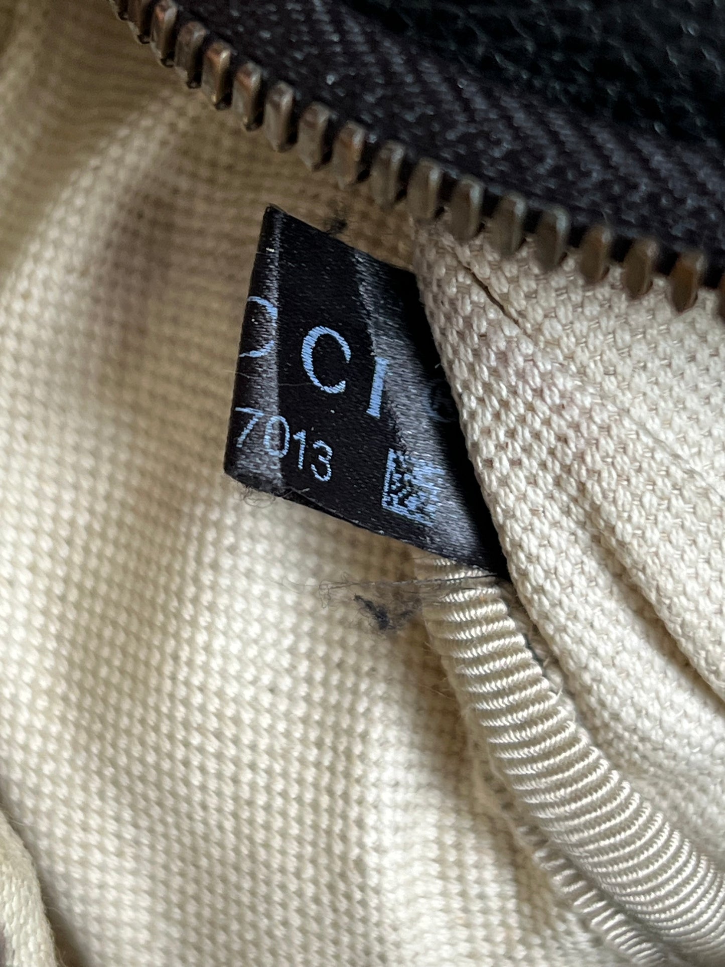 Gucci Logo Print Leather Belt Bag