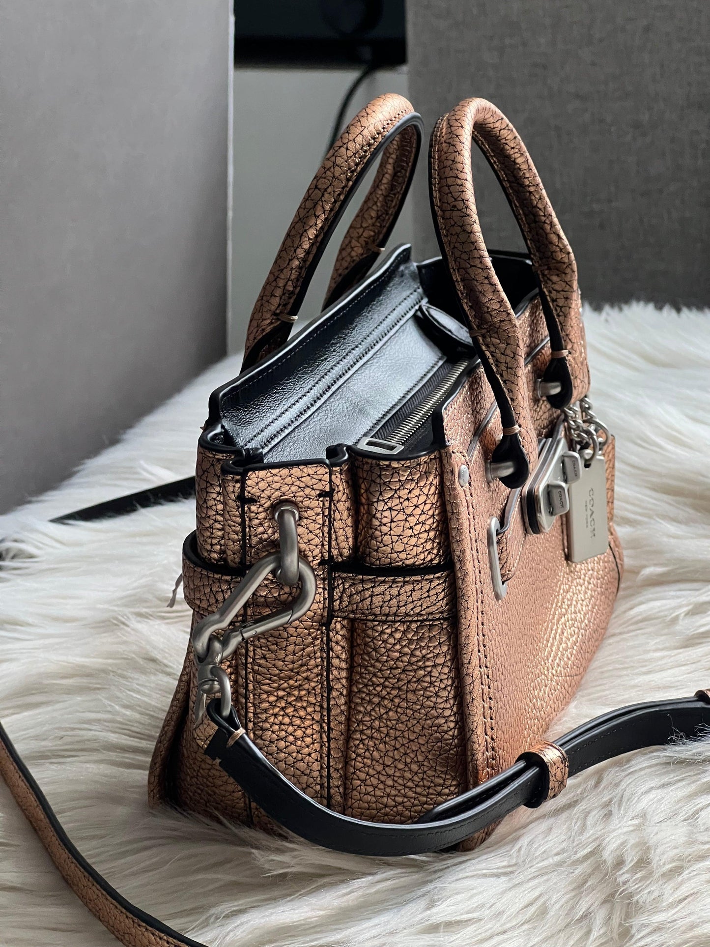 Coach Swagger 20 in Pebble Leather