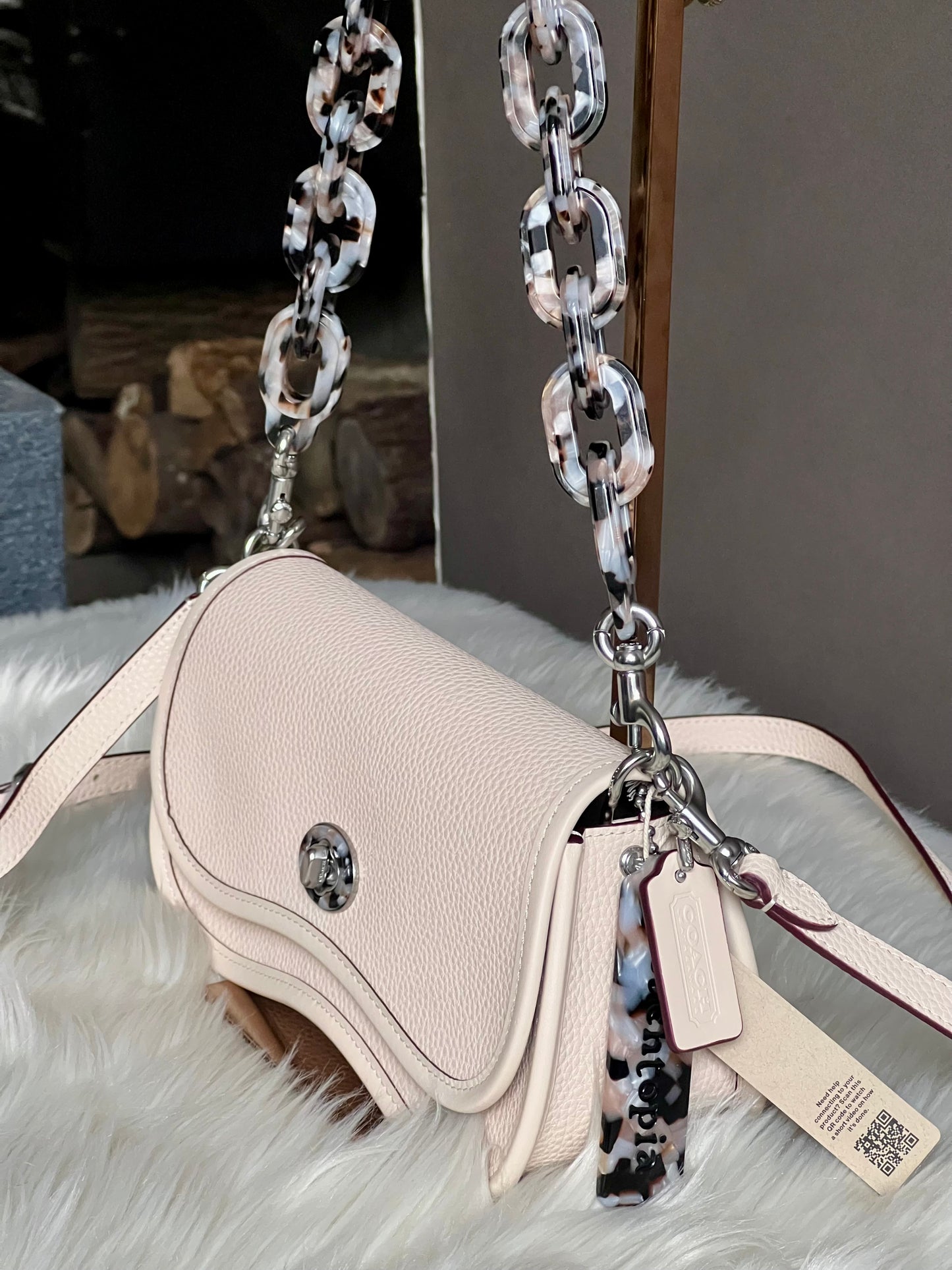 Coach Wavy Dinky Bag in Coachtopia Leather