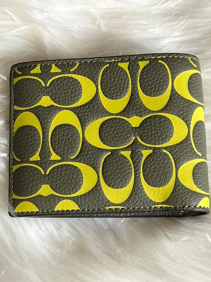 Coach Men’s 3-in-1 Wallet in Signature Leather
