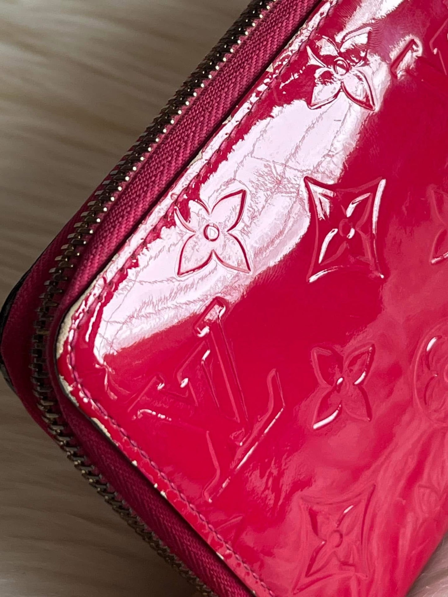 Louis Vuitton Zippy Wallet in Vernis Leather