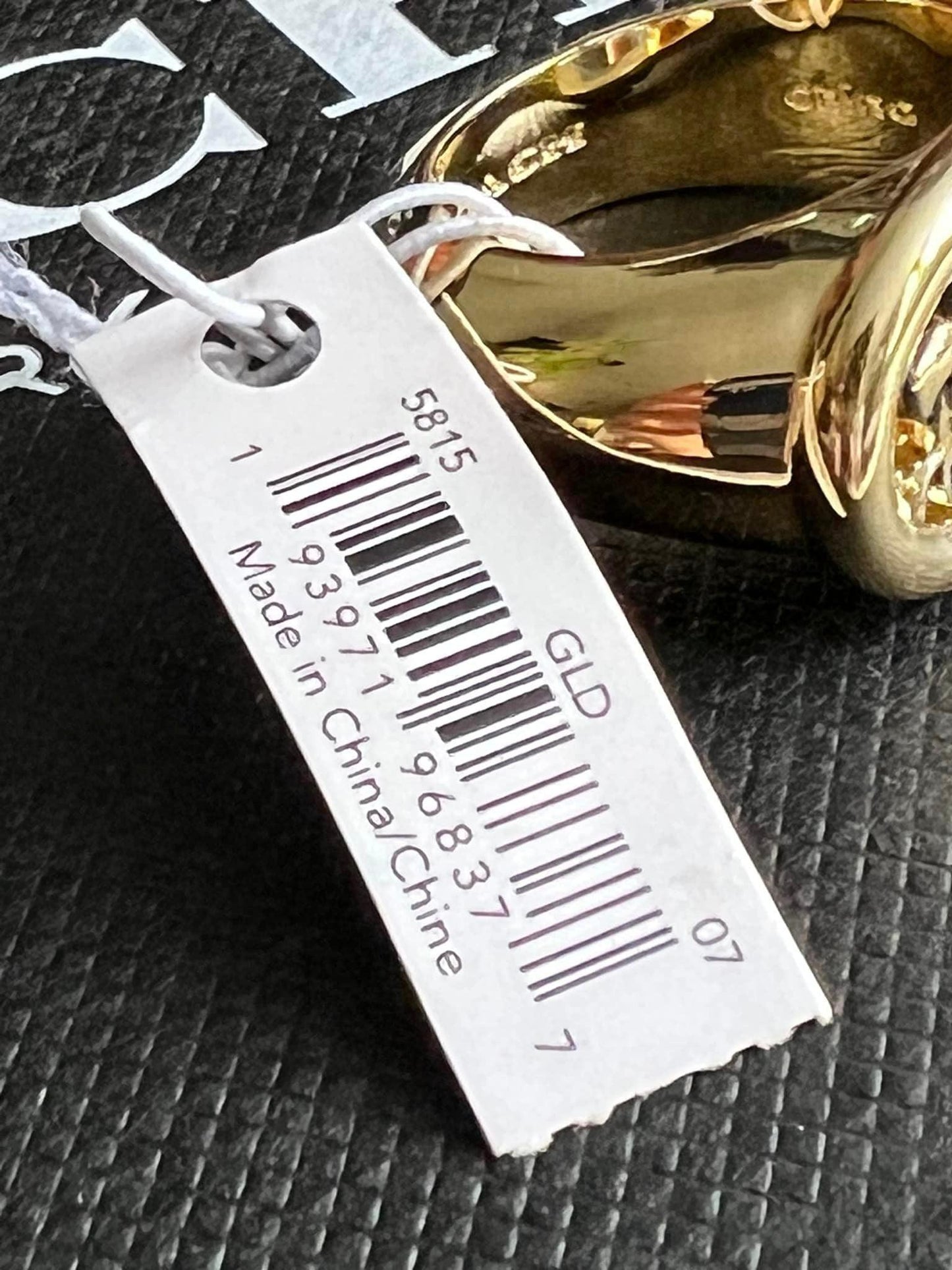 Coach Horse and Carriage Oval Ring