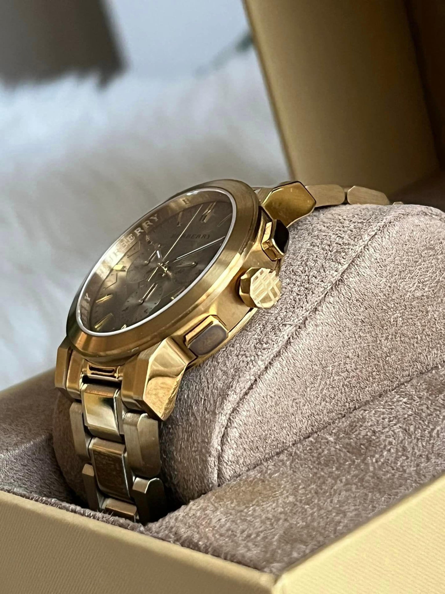 Burberry Unisex The City Gold Stainless Steel Watch