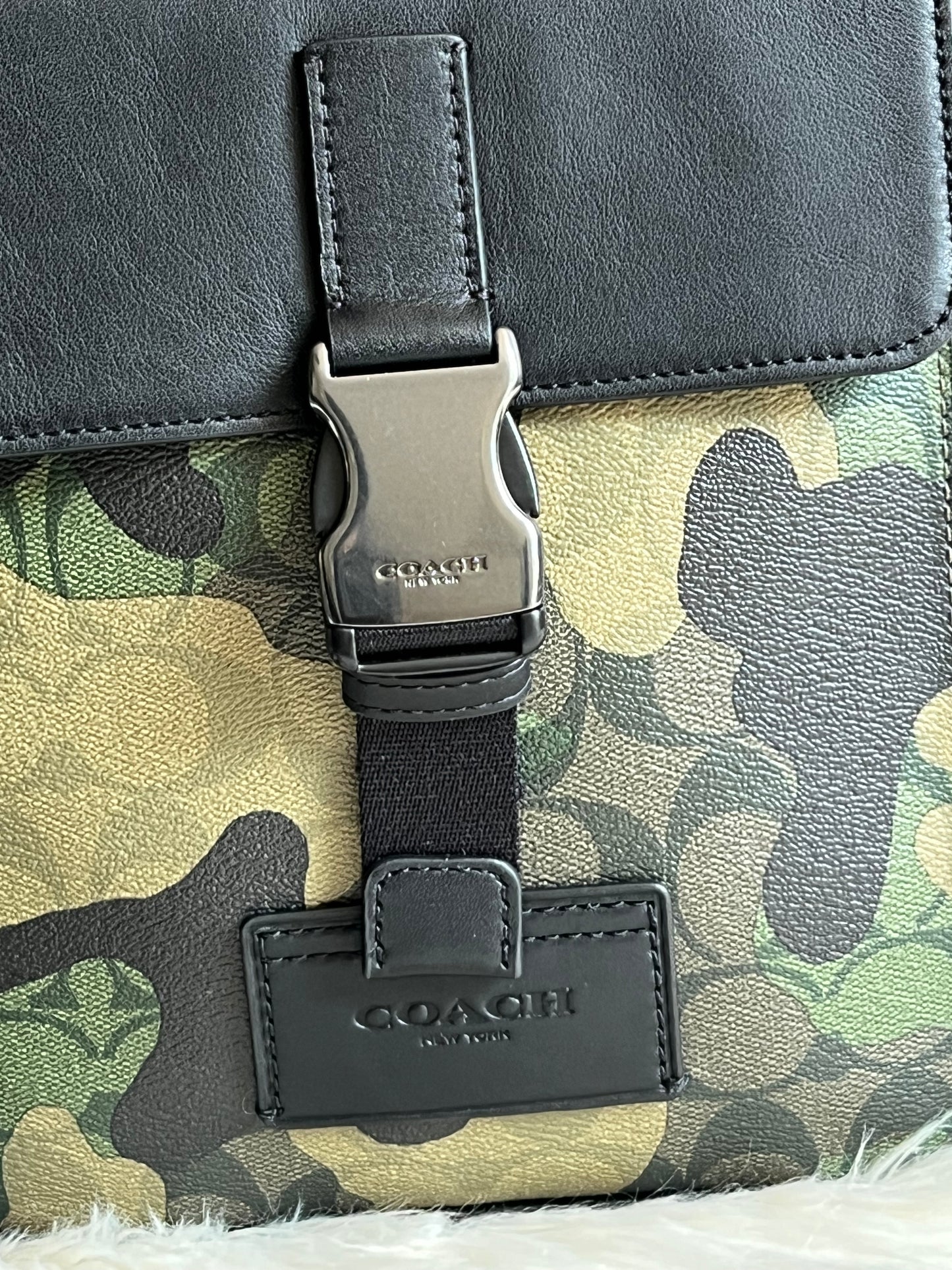 Coach Track Pack