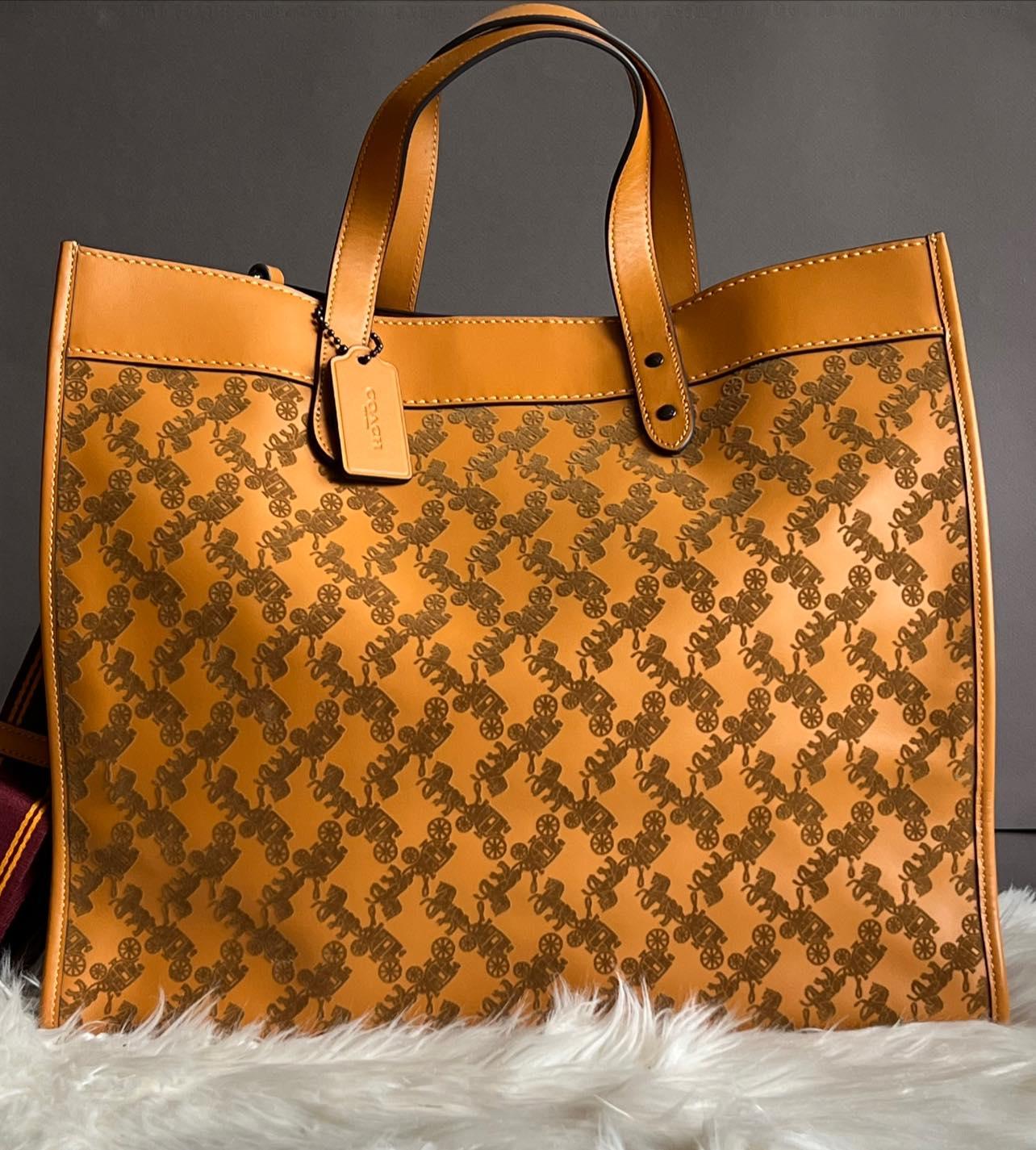 Coach Field Tote 40 with Horse and Carriage