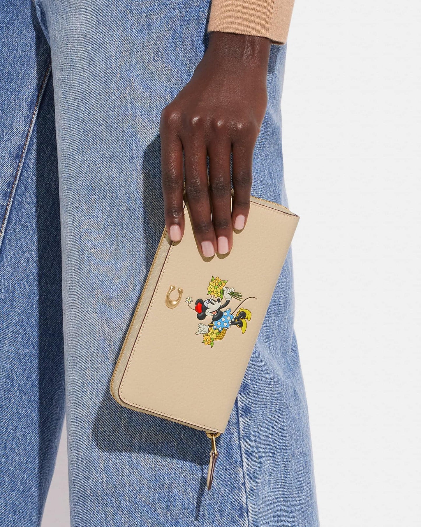 Disney X Coach Accordion Zip Wallet with Minnie Mouse in Regenerative Leather
