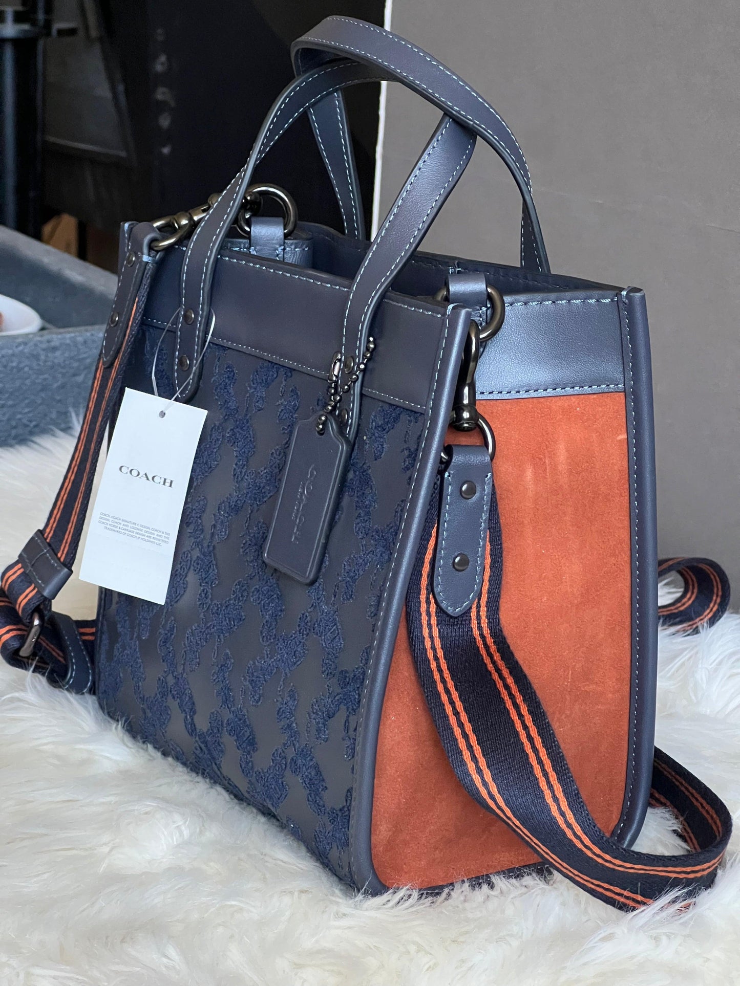 Coach Field Tote 22 with Horse and Carriage