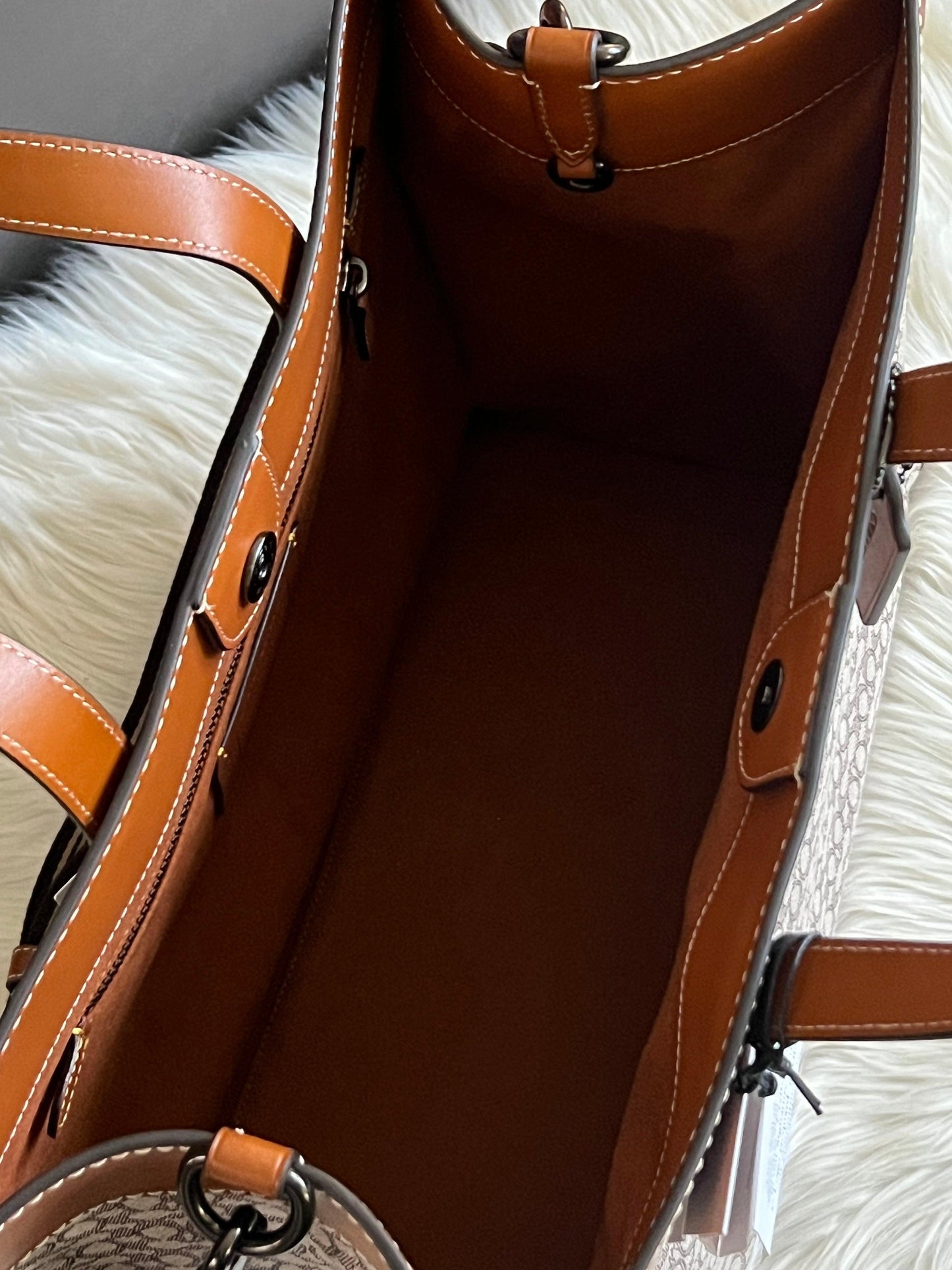 Coach Field Tote 40 in Micro Signature Jacquard
