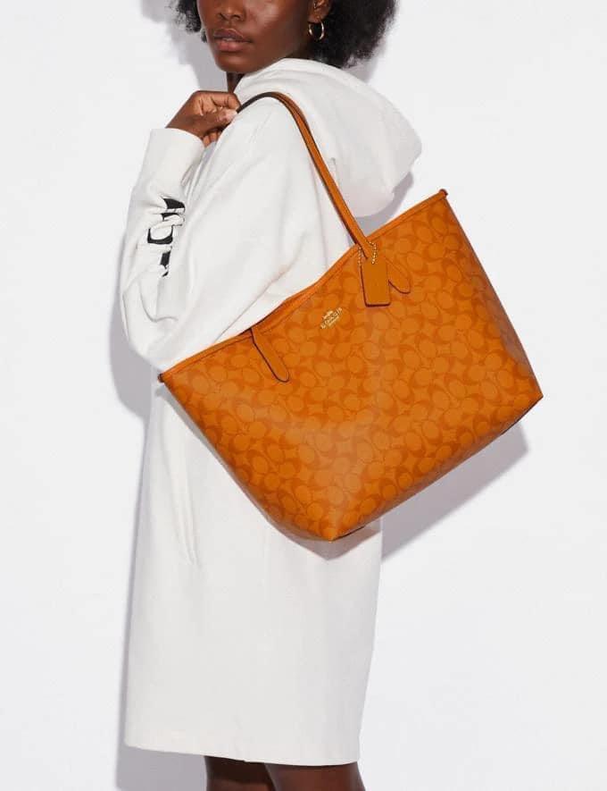 Coach City Tote in Signature Canvas