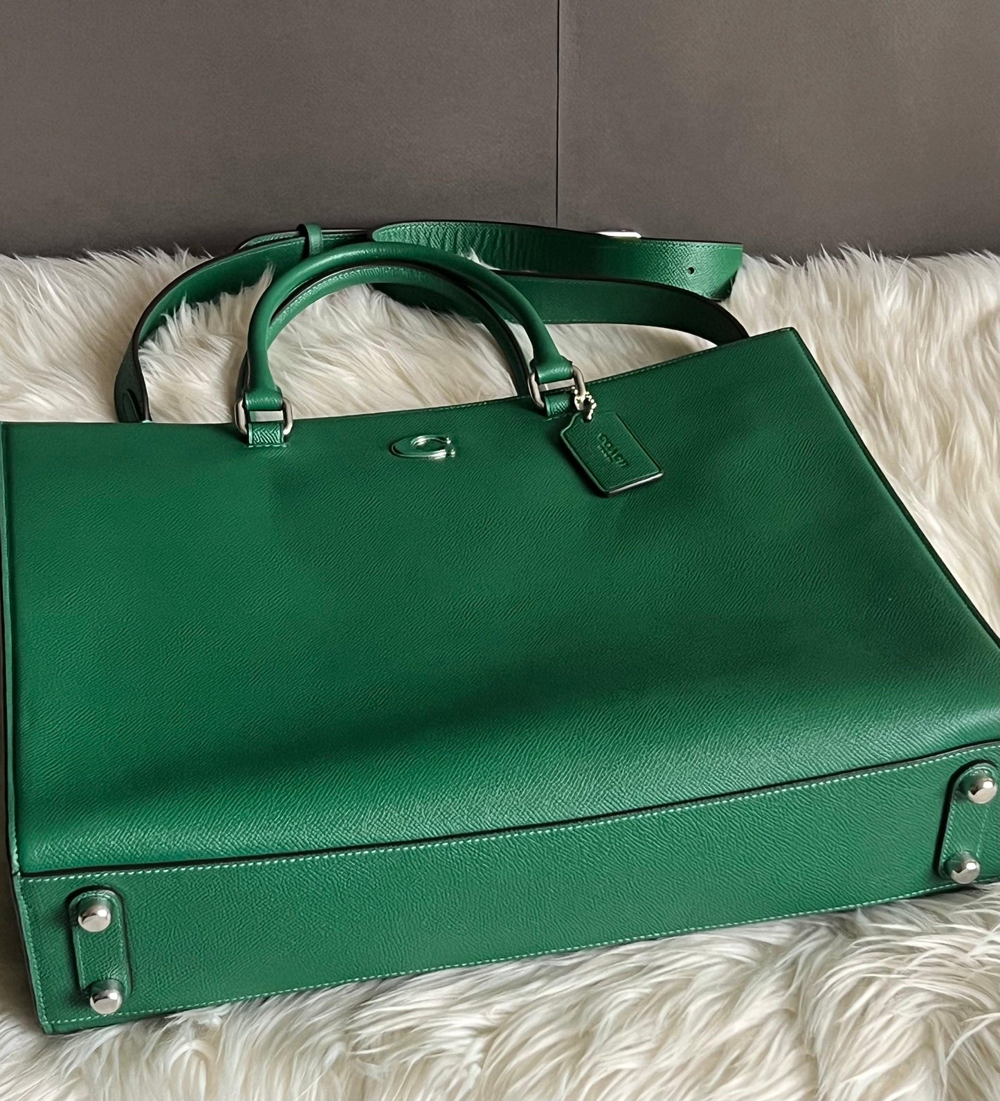 Coach Field Tote 40 with Signature Canvas Detail