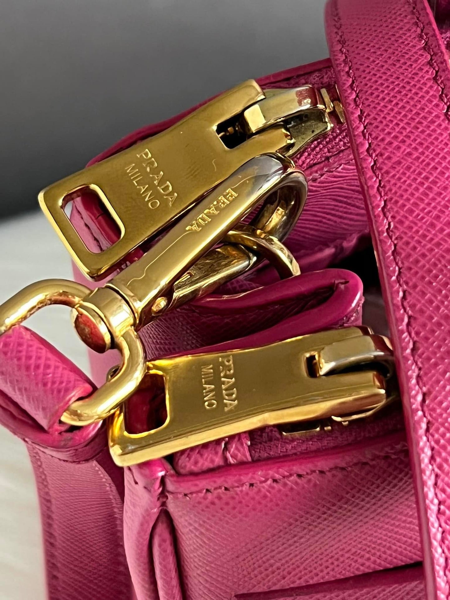 Prada Saffiano Lux Medium Galleria Zip Tote