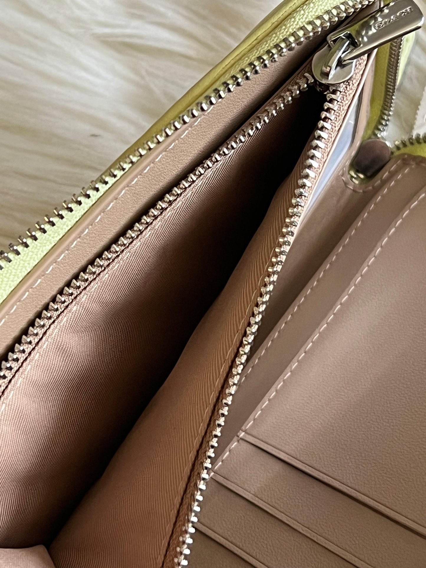 Coach Medium Id Zip Wallet With Puffy Diamond Quilting