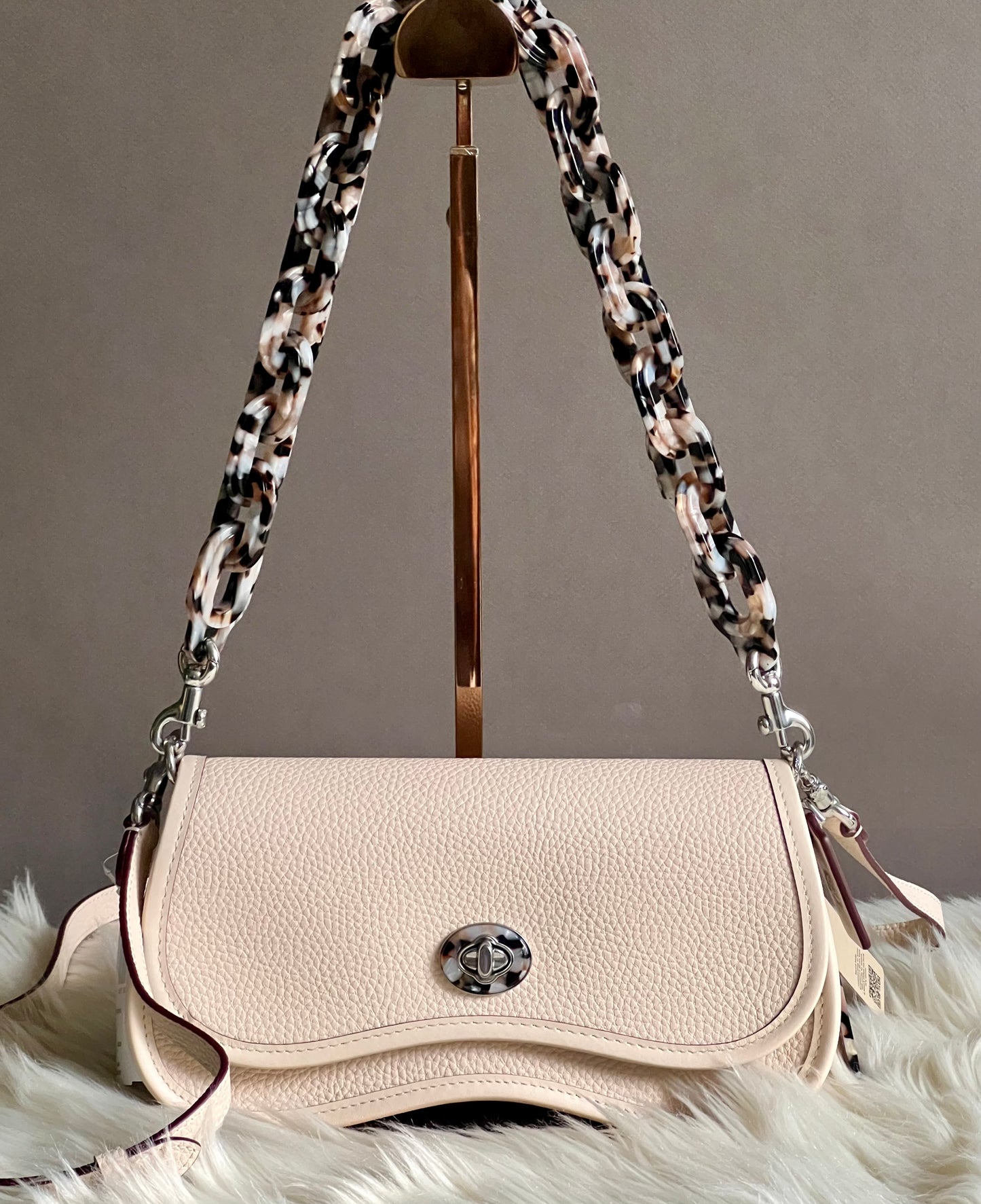 Coach Wavy Dinky Bag in Coachtopia Leather