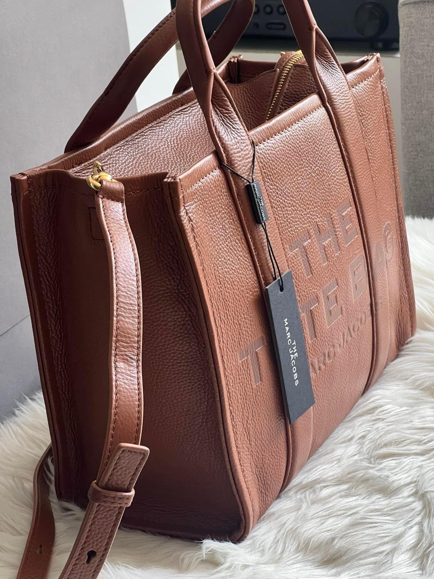 Marc Jacobs The Leather Medium Tote Bag