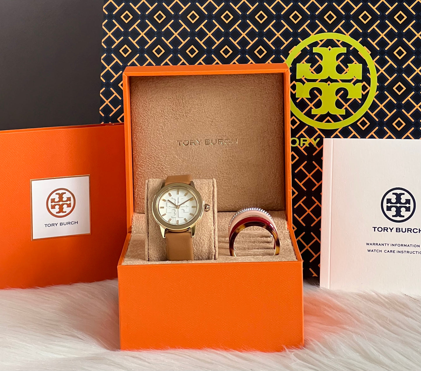 Tory Burch Gigi Leather Strap Watch Gift Set