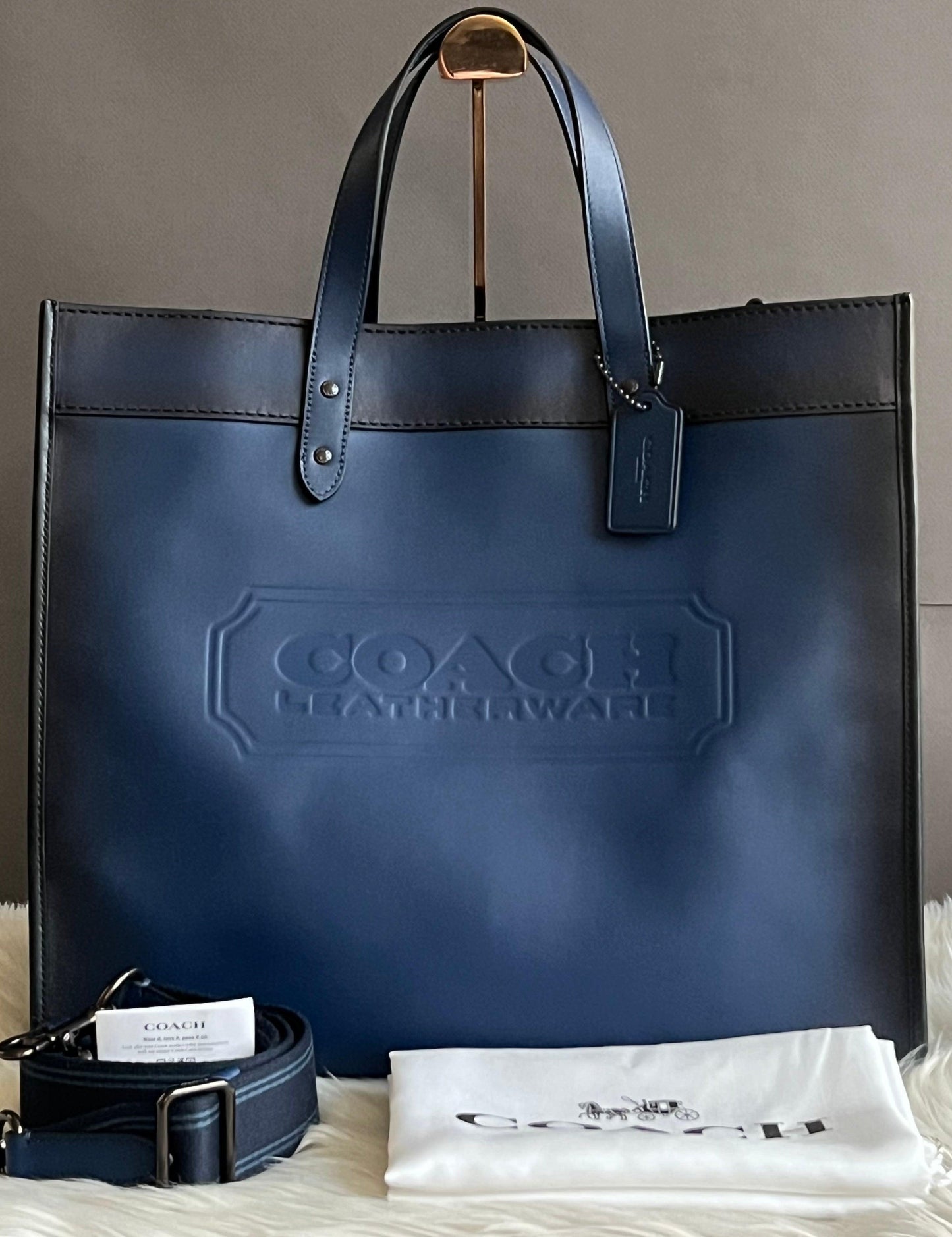 Coach Field Tote 40