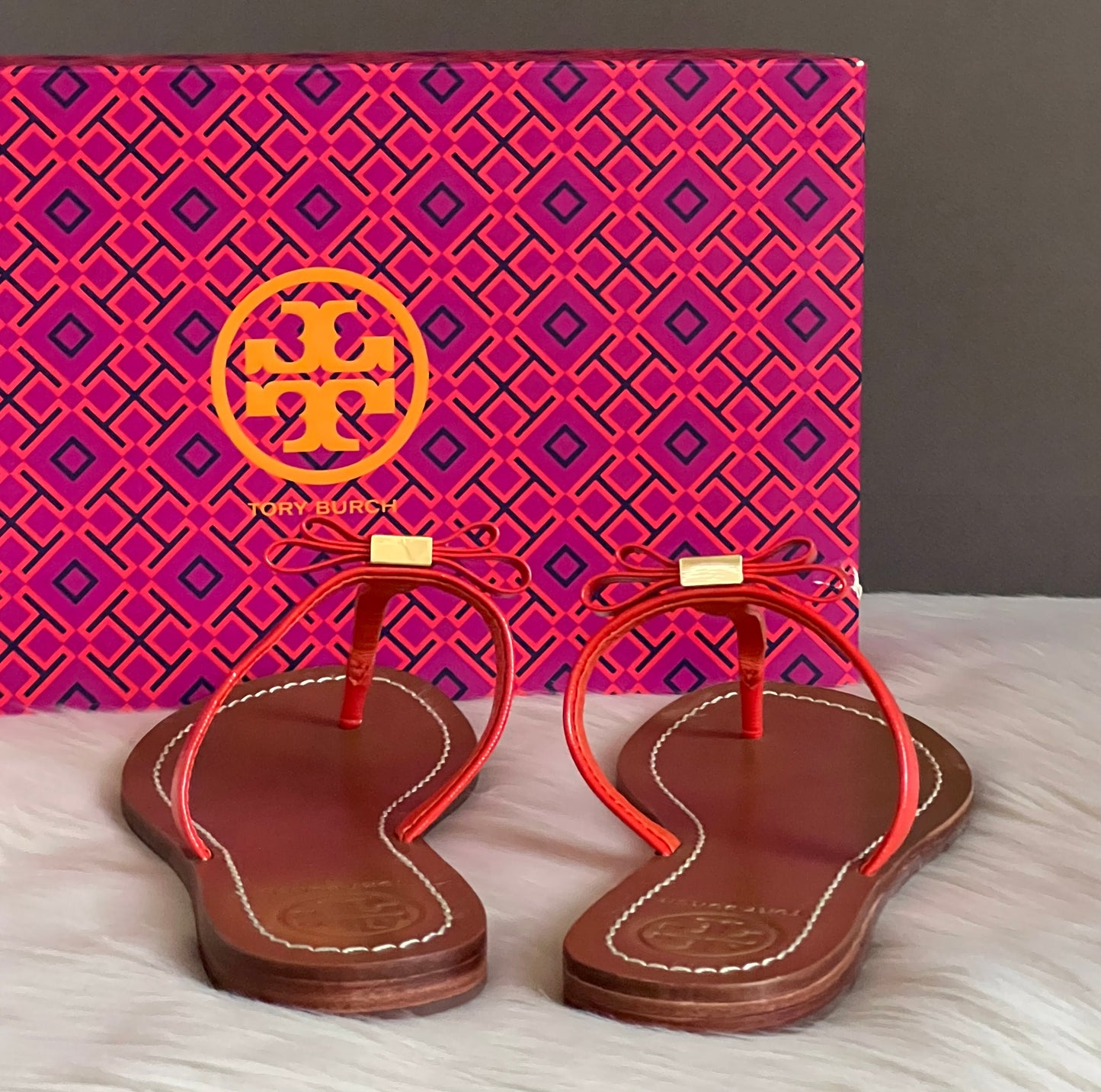 Tory Burch Patent Saffiano Leighanne Flat Thong