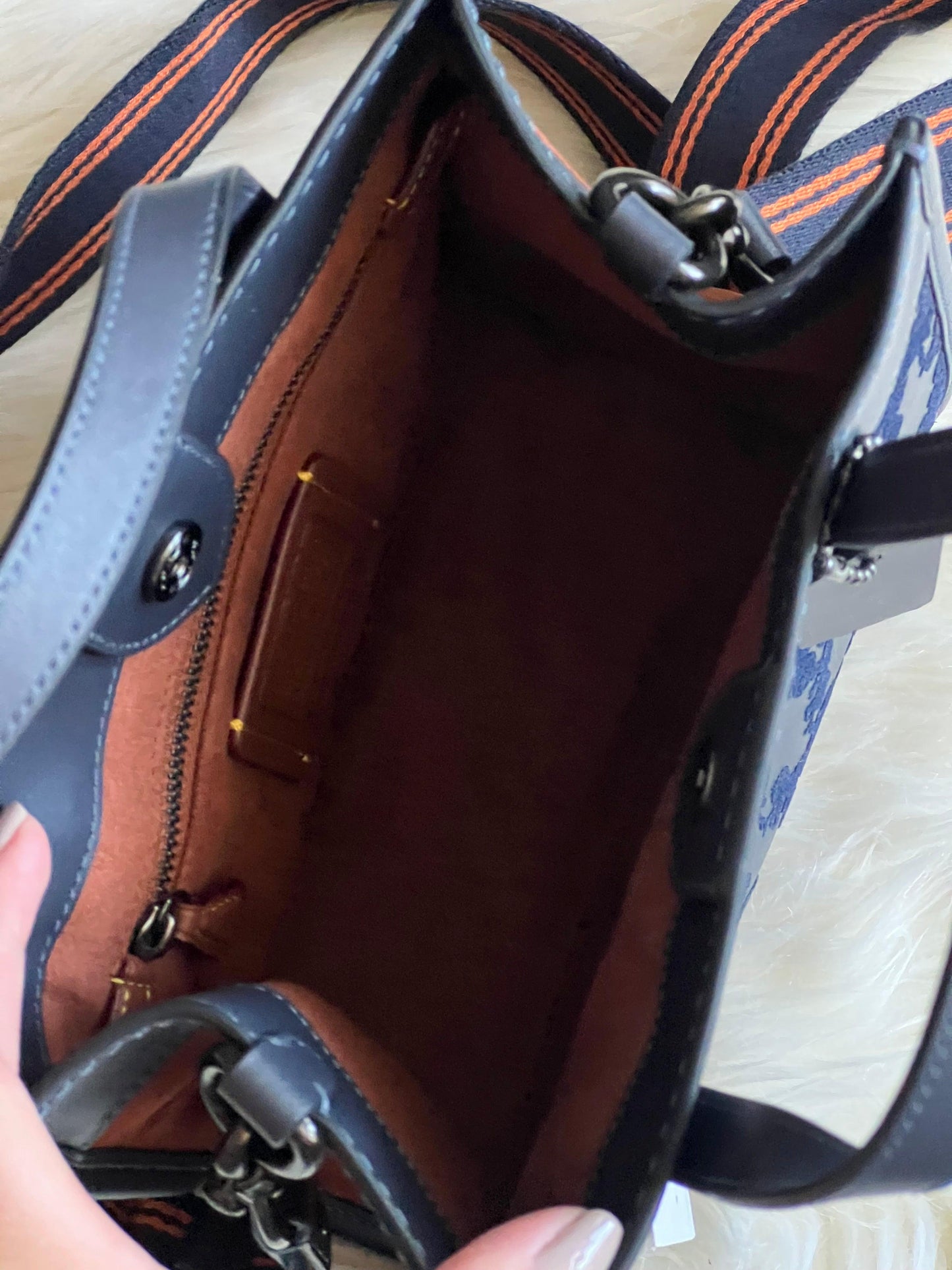 Coach Field Tote 22 with Horse and Carriage