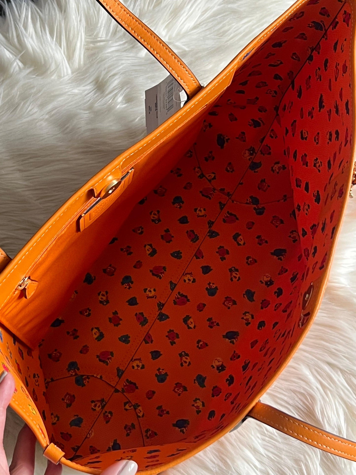Coach City Tote in Signature Canvas