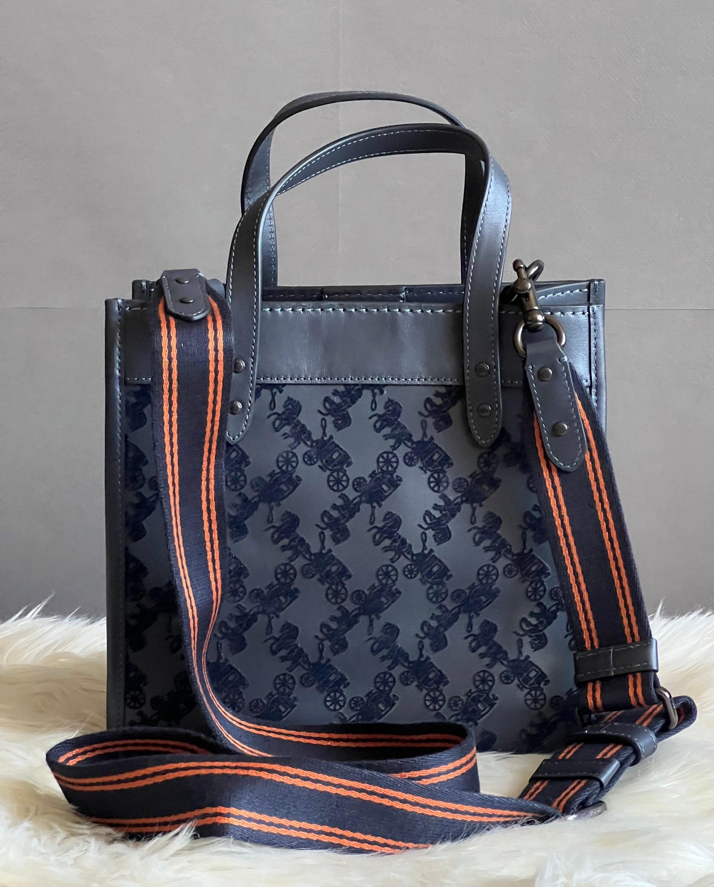 Coach Field Tote 22 with Horse and Carriage