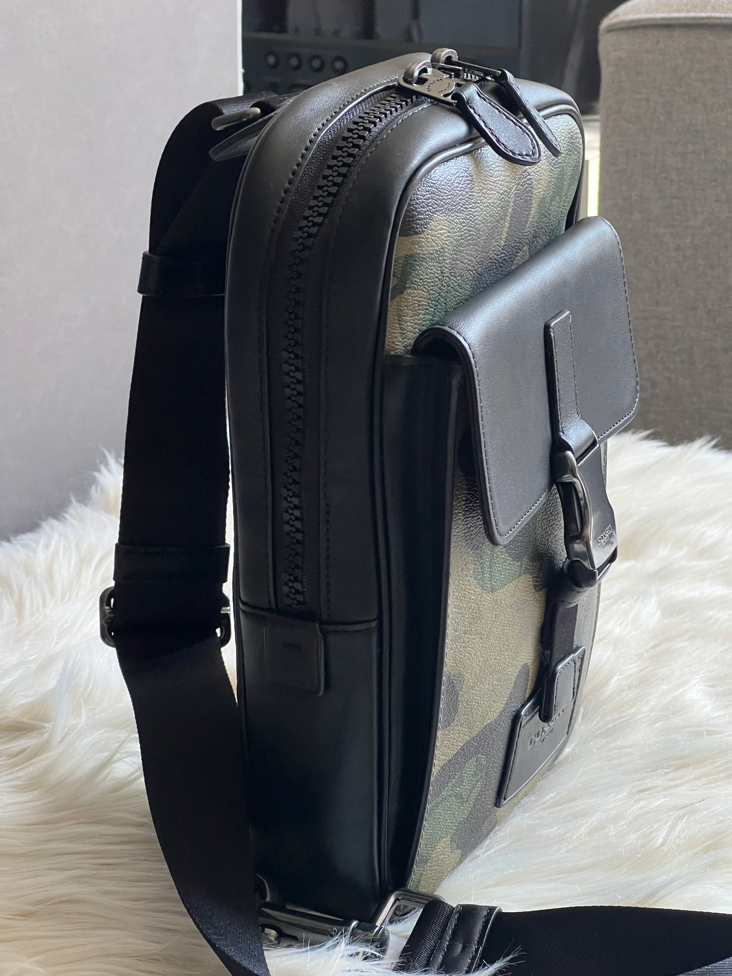 Coach Track Pack