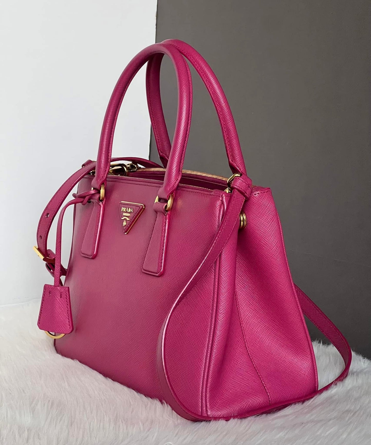 Prada Saffiano Lux Medium Galleria Zip Tote