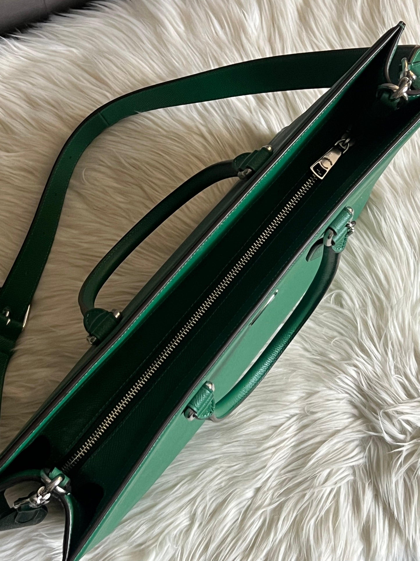 Coach Field Tote 40 with Signature Canvas Detail