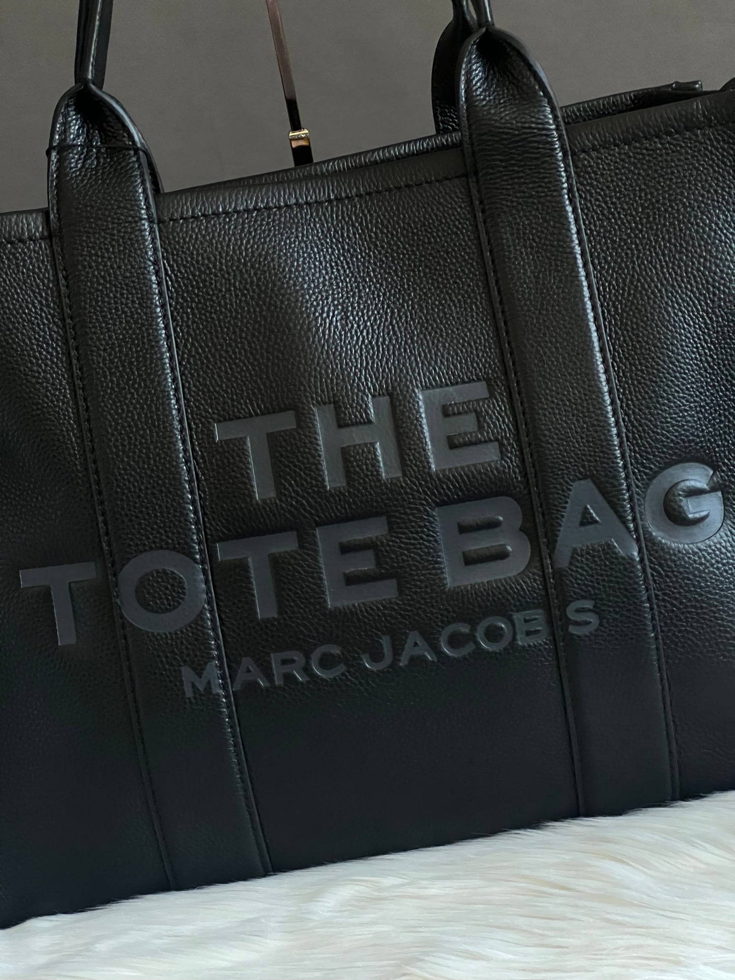 Marc Jacobs The Leather Large Tote Bag