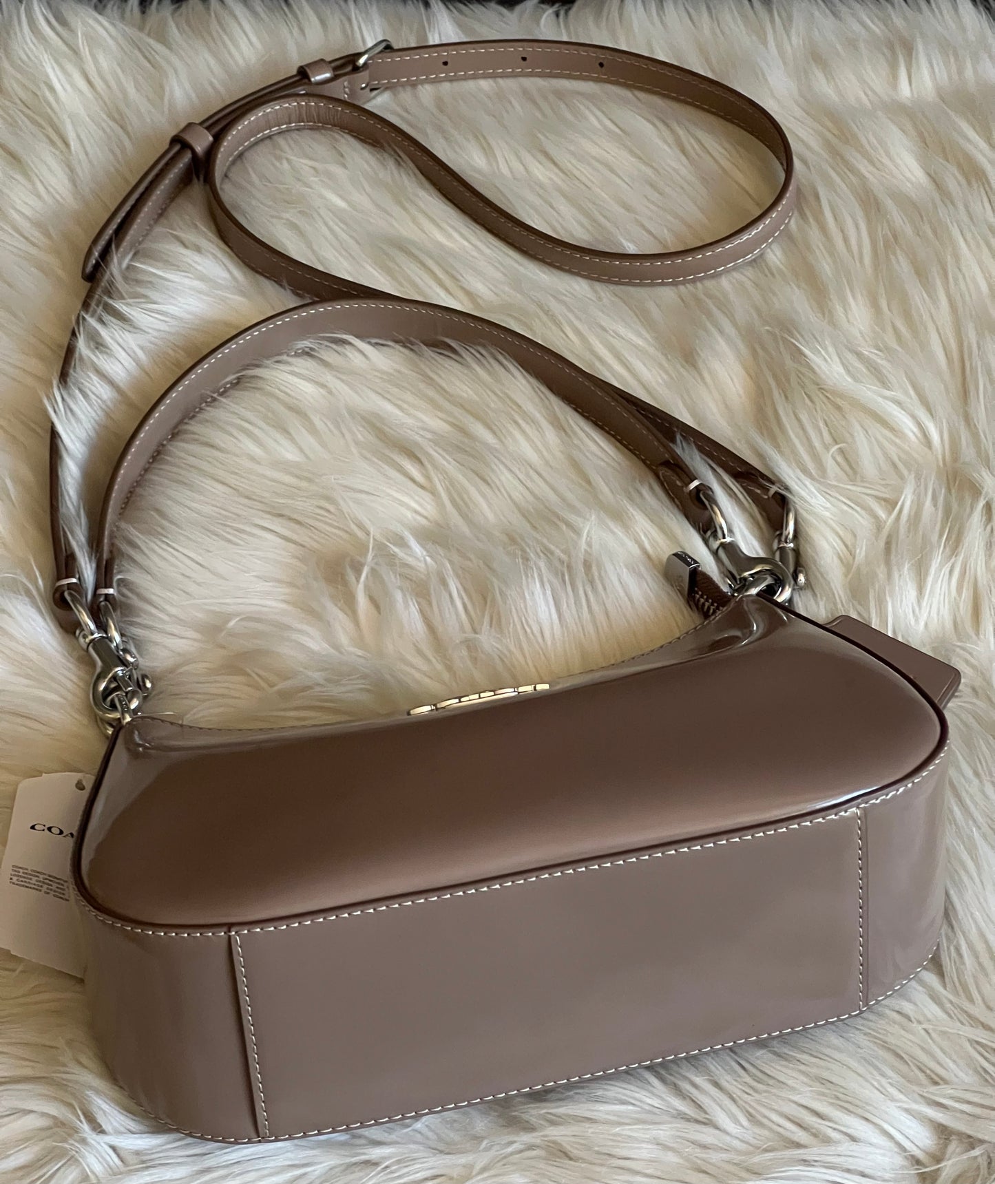 CV938 - Coach Teri Shoulder Bag in Spazzolato Leather