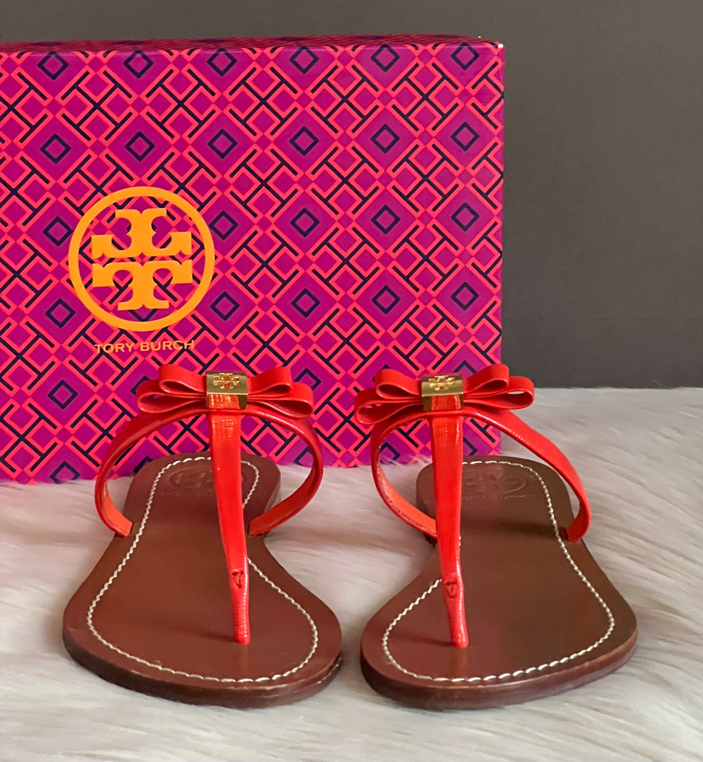 Tory Burch Patent Saffiano Leighanne Flat Thong