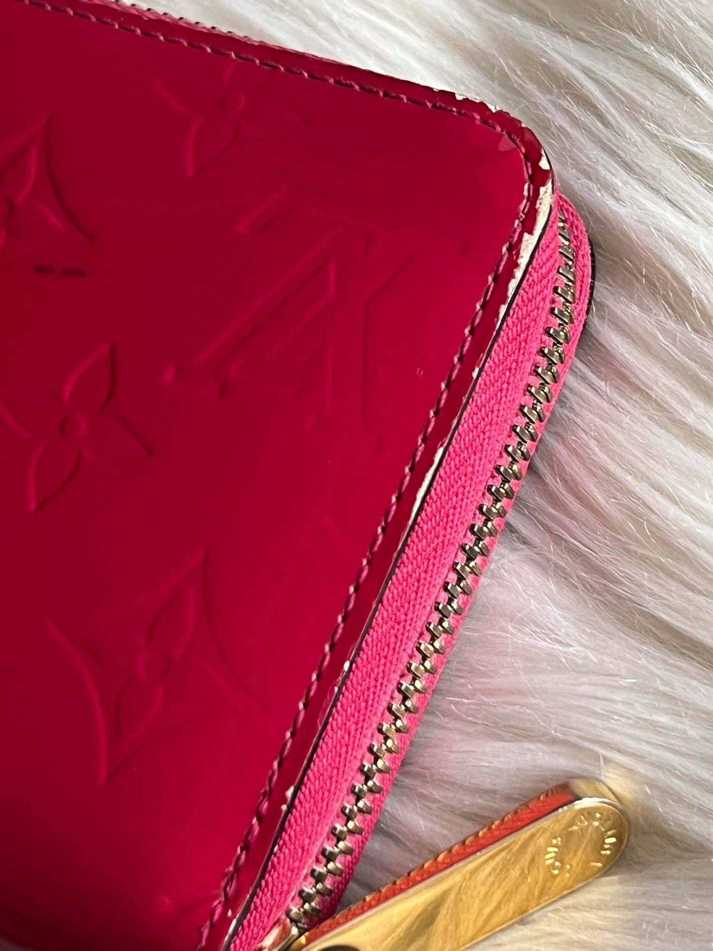 Louis Vuitton Zippy Wallet in Vernis Leather