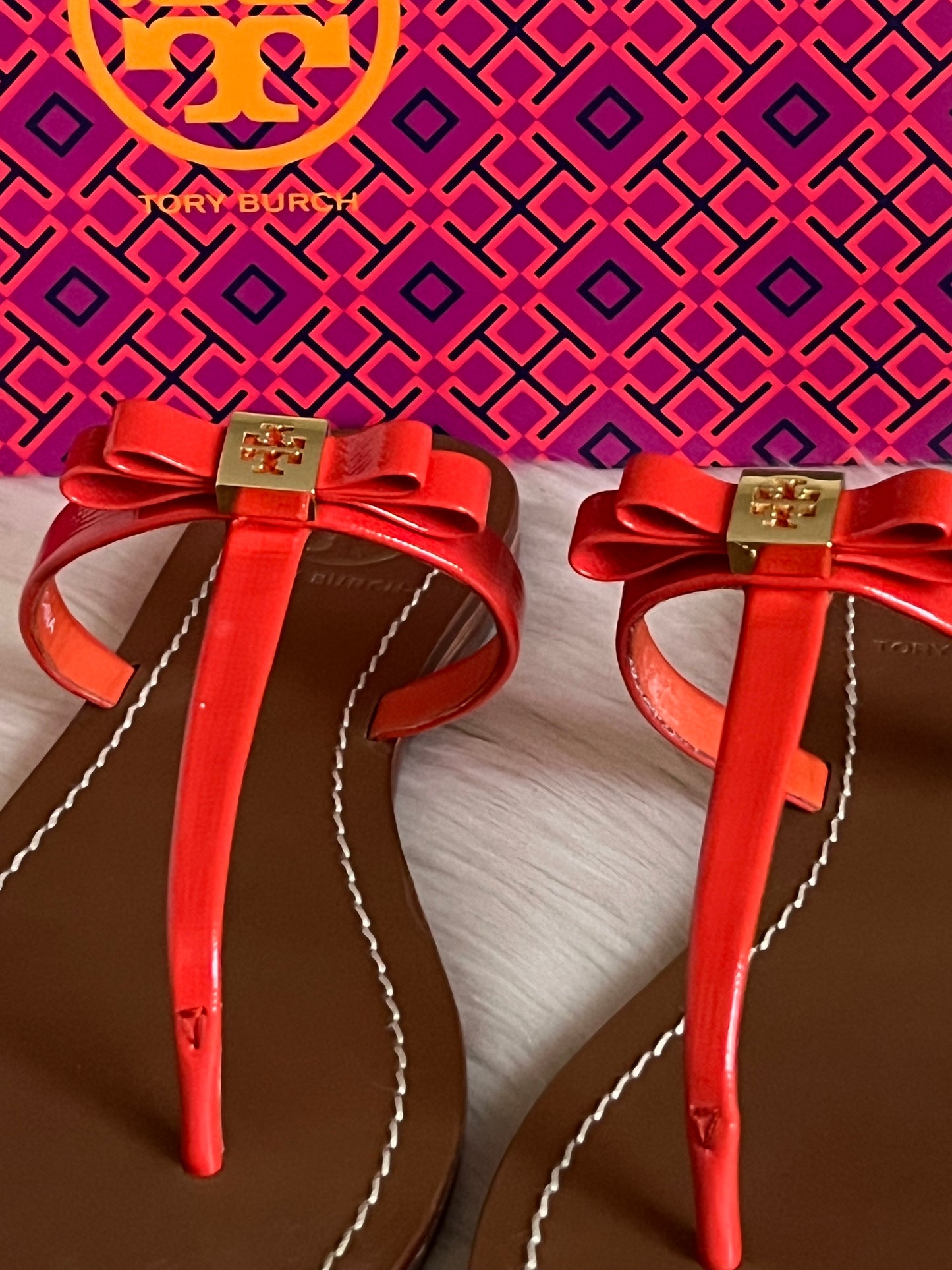 Tory Burch Patent Saffiano Leighanne Flat Thong
