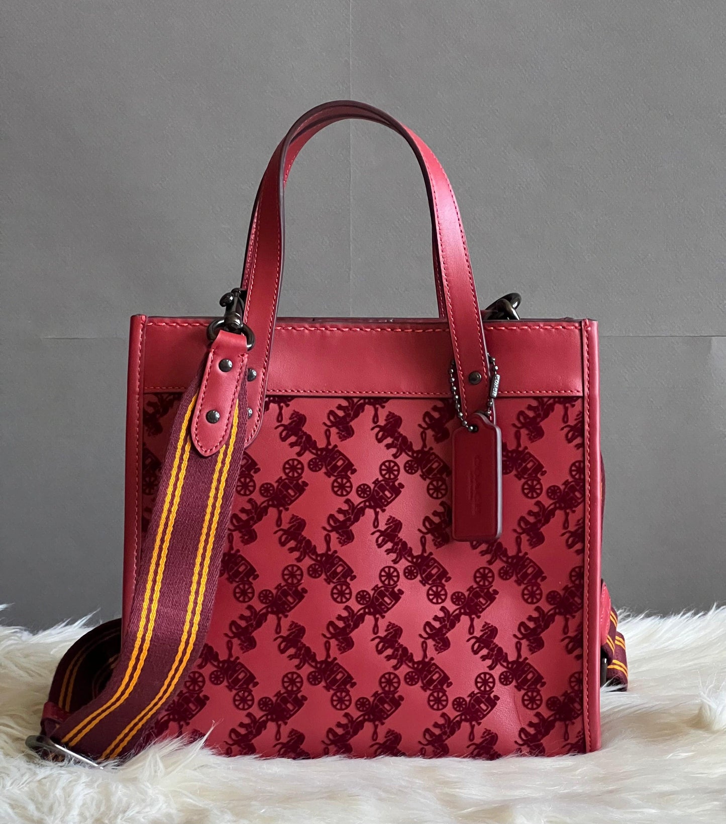 Coach Field Tote 22 with Horse and Carriage