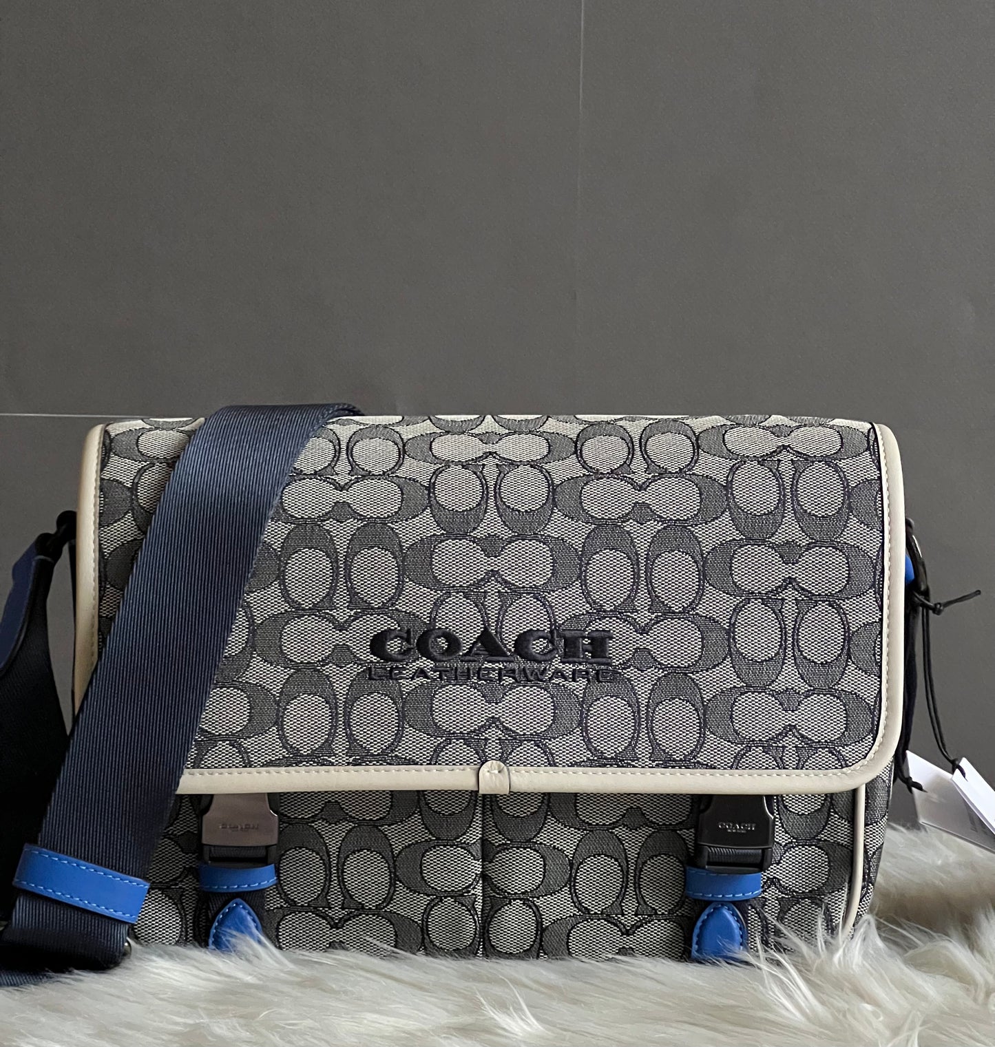 Coach League Messenger Bag in Signature