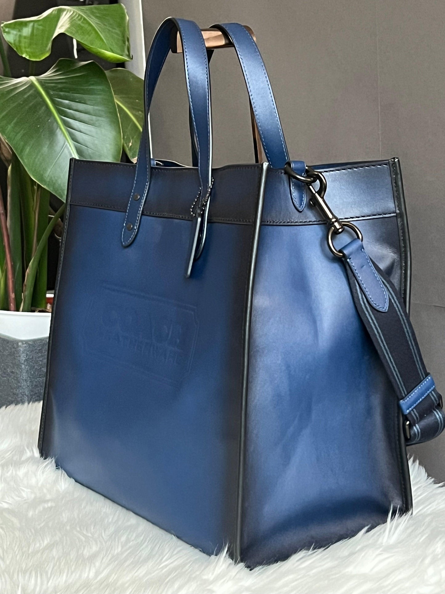 Coach Field Tote 40